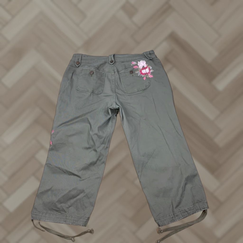 Vintage Venezia Womens Pants Size 8 Green Floral Embroidered Capri #5009 Size 30" / US 8 / IT 44 - 1 Thumbnail