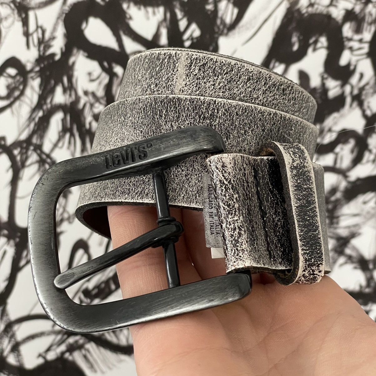 Levi's Vintage Avantgarde Levi’s distressed leather belt Y2K Size ONE SIZE - 2 Thumbnail