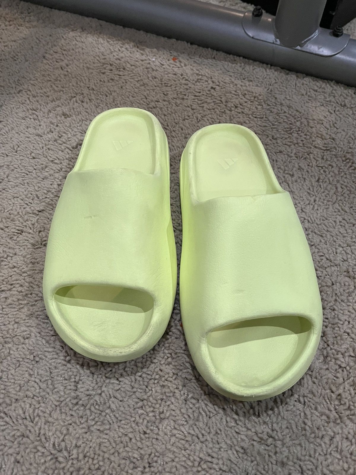 Yeezy neon green yeezy slides Size US 10 / EU 43 - 2 Thumbnail