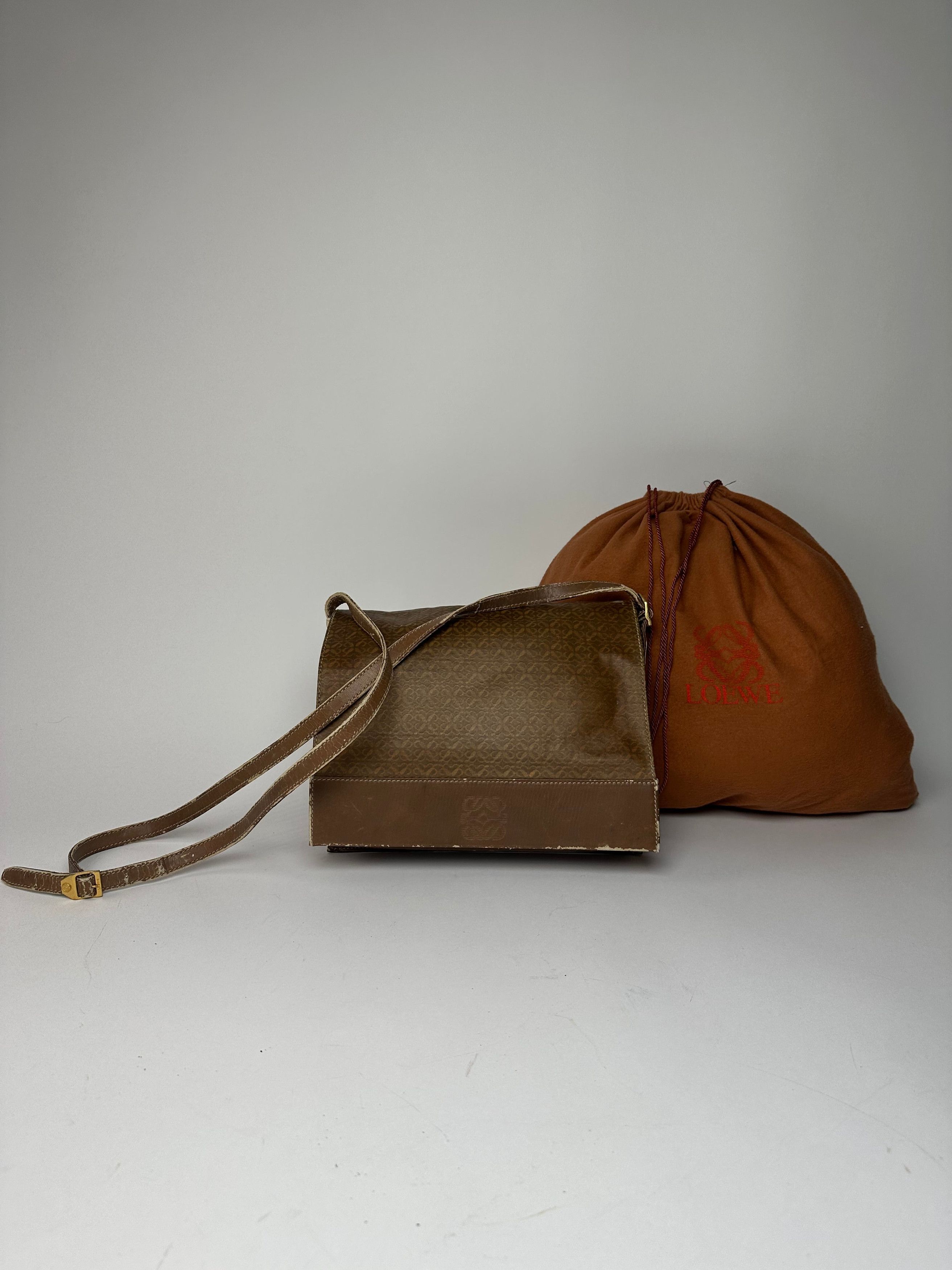 Loewe Vintage Madrid Leather Monogram Bag Camel Brown Size ONE SIZE - 1 Thumbnail
