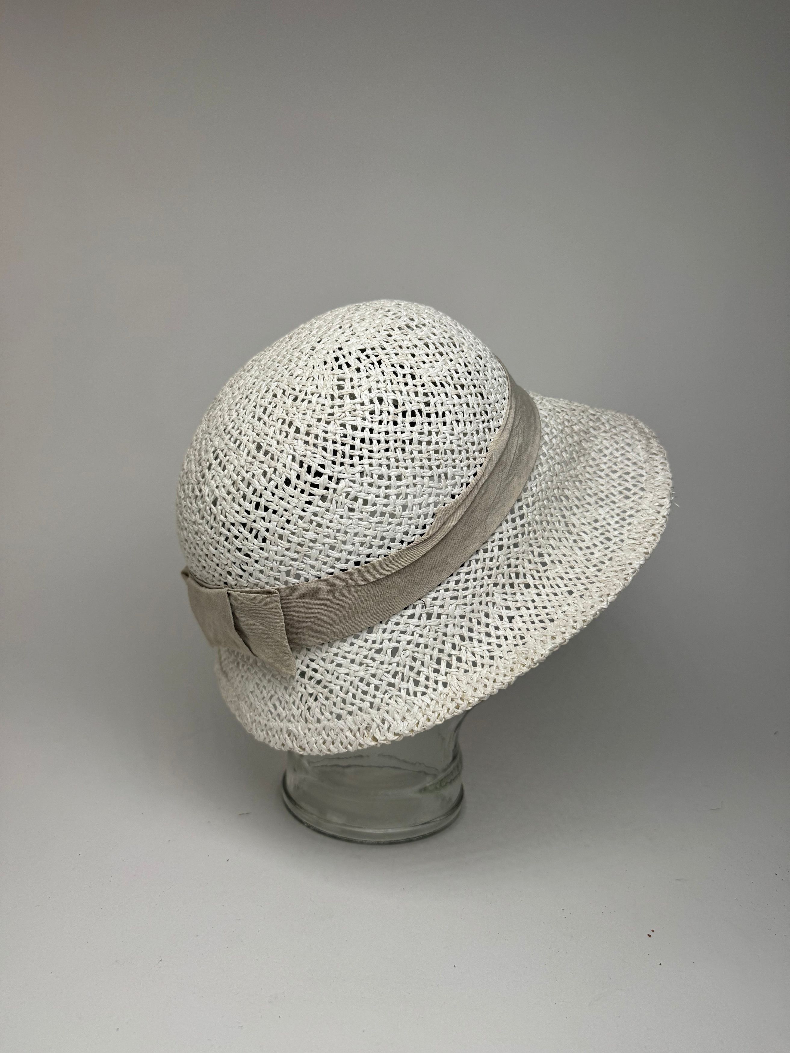 Balenciaga Vintage Hat white Size ONE SIZE - 1 Thumbnail