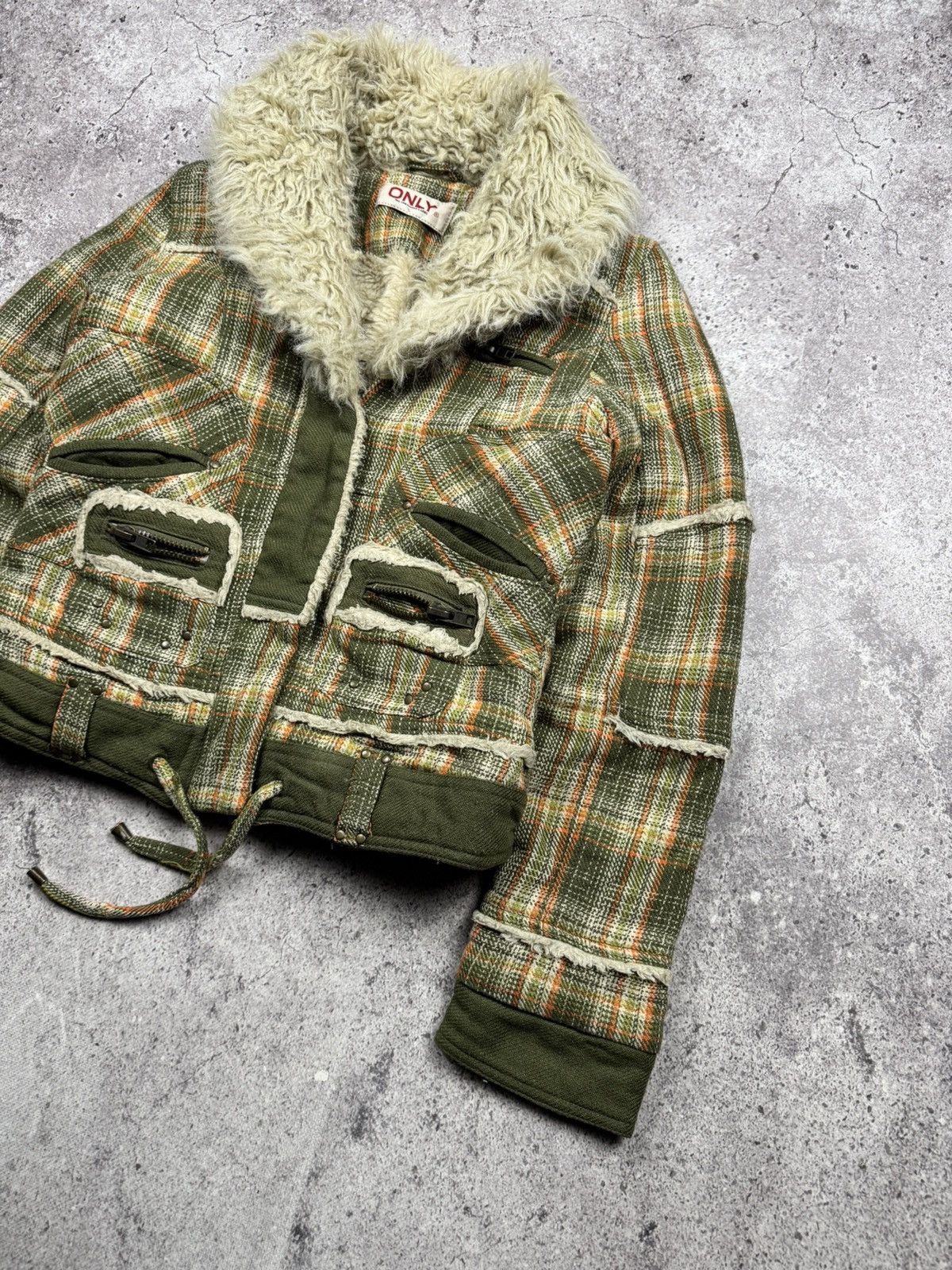 Japanese Brand VINTAGE FAUX FUR CROPPED BOMBER JACKET TARTAN JAPANESE STYLE Size S / US 4 / IT 40 - 2 Thumbnail