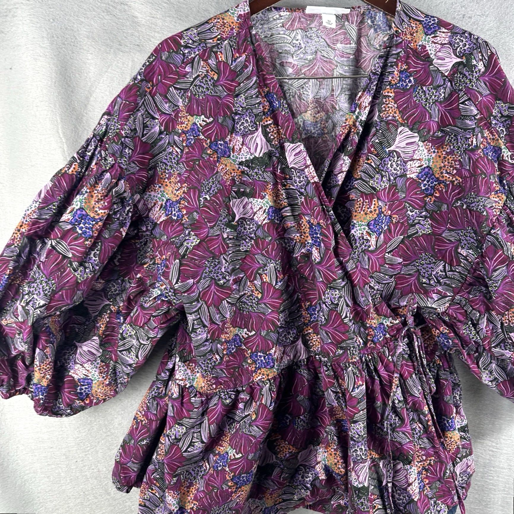 Vintage Kika Vargas Blouse Womens Plus 3X Purple Coral Reef Wrap Floral Puff Sleeve V-Neck Tie 3X Womens Blouse (Shirt) - Polo? Size XXL / US 16-18 / IT 52-54 - 2 Thumbnail