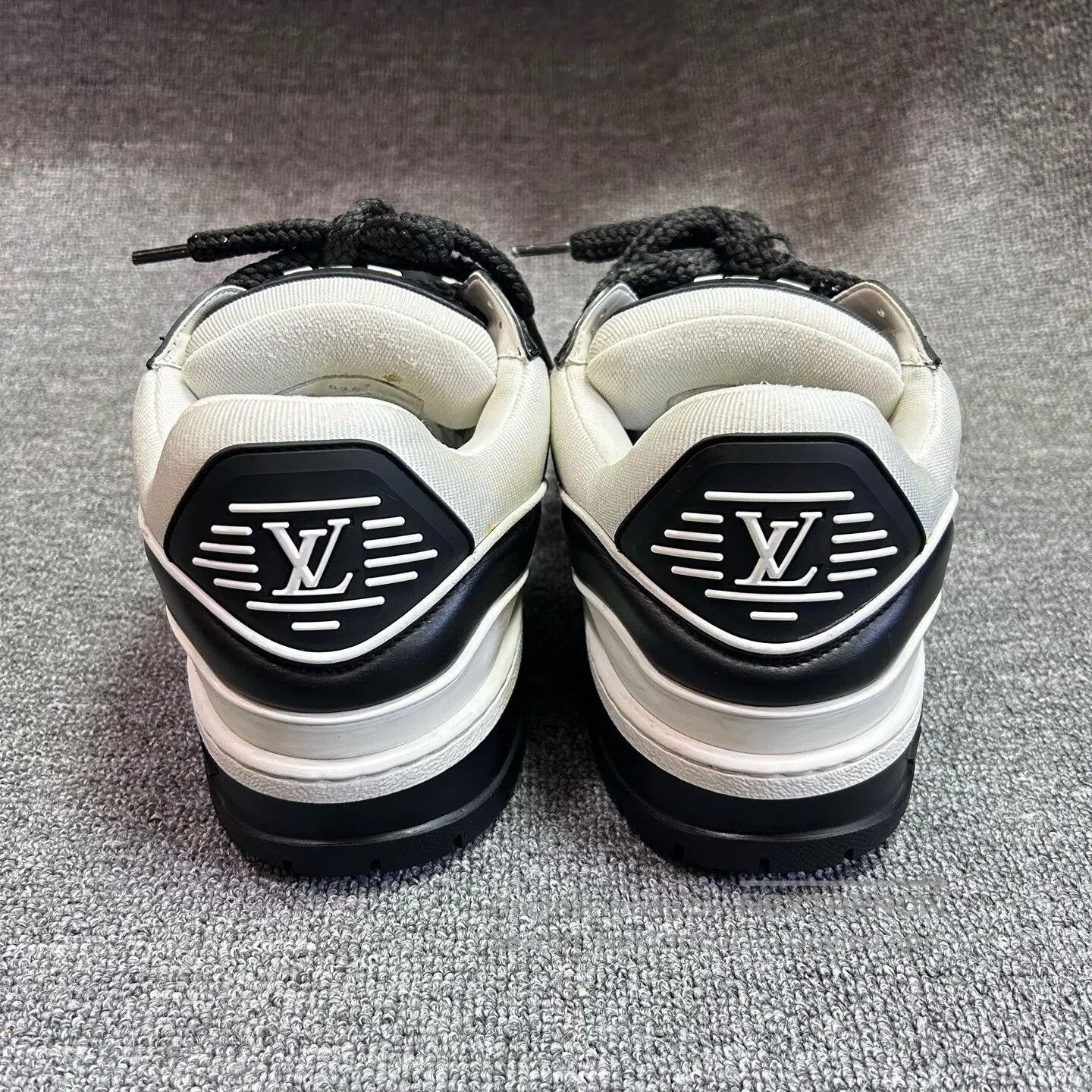 Louis Vuitton louis vuitton lv trainer maxi black white. Size US 9 / EU 42 - 5 Thumbnail