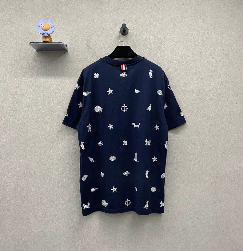 Thom Browne Thom Browne Printed round neck short sleeve T-shirt Size US XL / EU 56 / 4 - 2 Thumbnail
