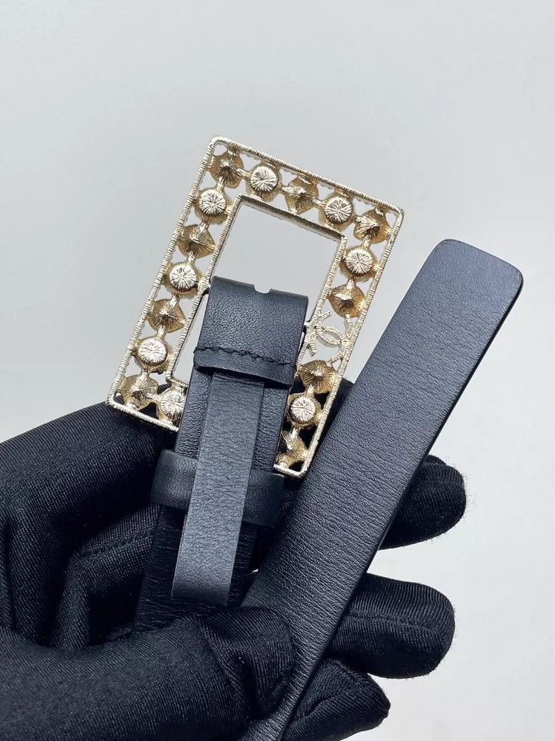 Chanel Chanel Pearl rhinestone square buckle belt 2504-Nextarrow Size ONE SIZE - 4 Thumbnail