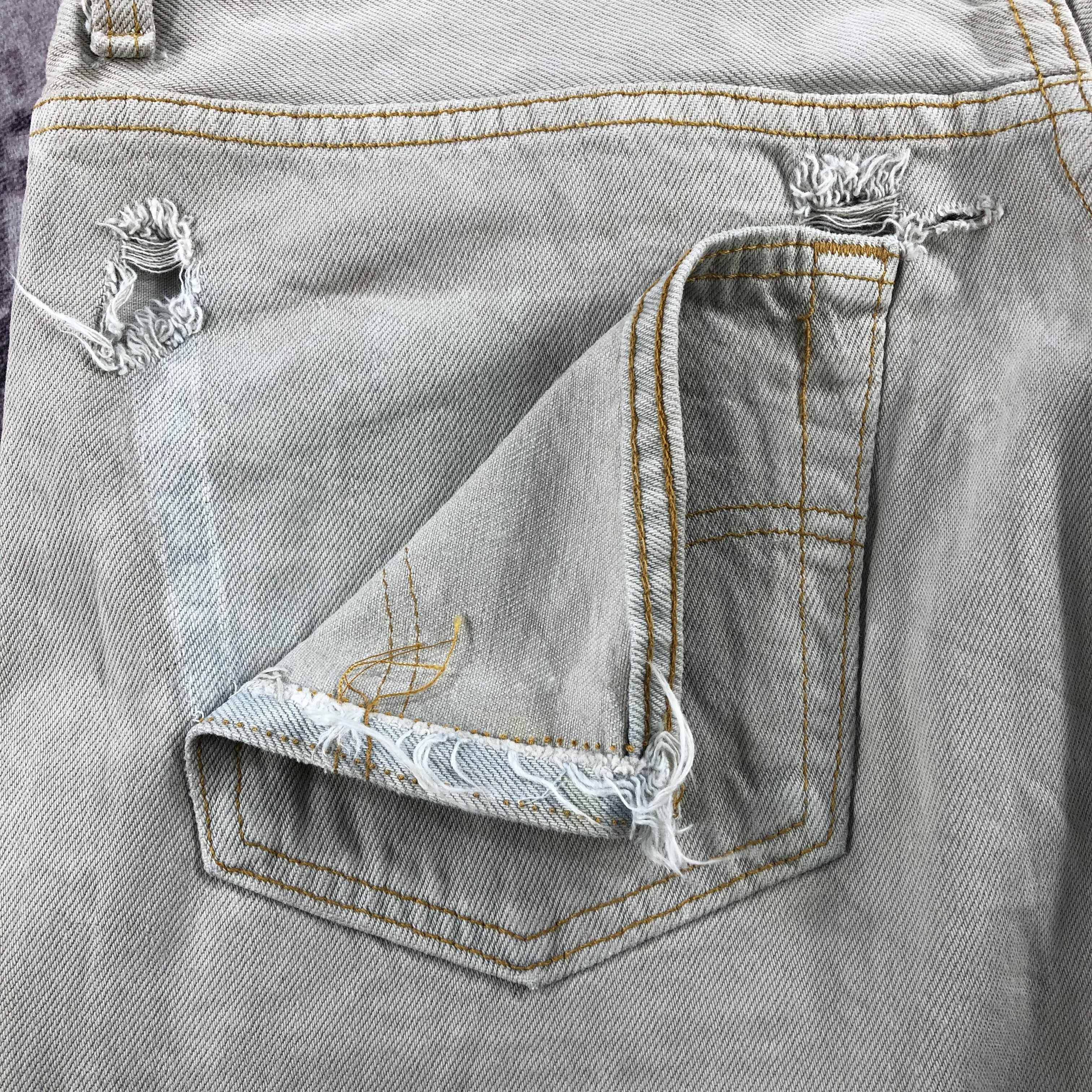 Levi's Vintage 90s Light Wash Levis 501 Jeans-JM2551 Size US 33 - 8 Thumbnail