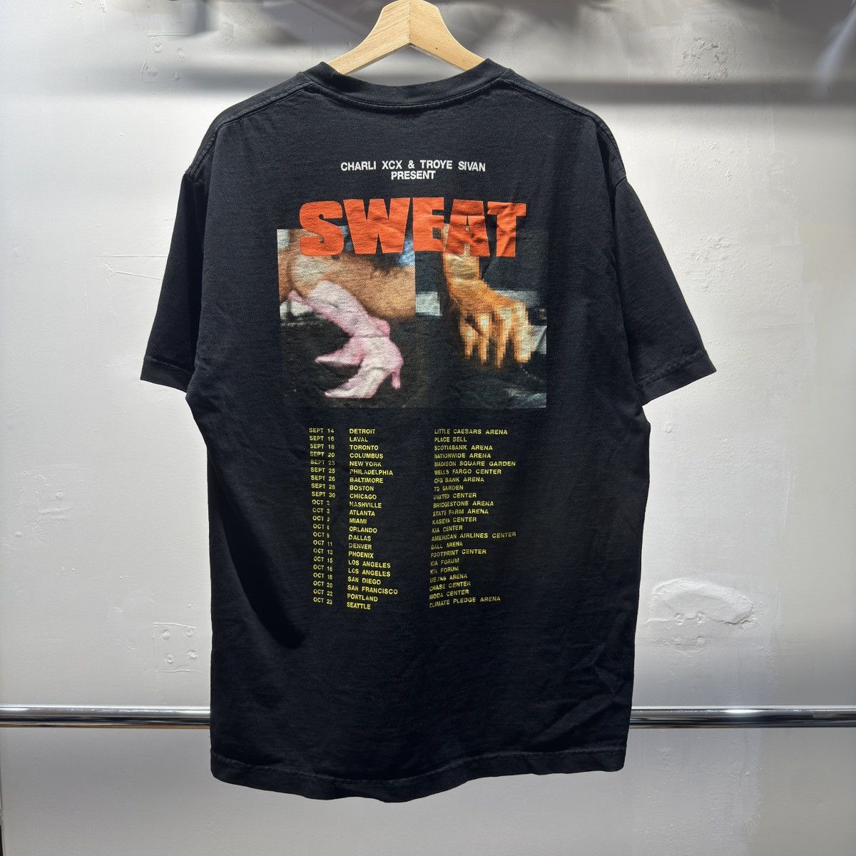 Band Tees Charli XCX Brat Sweat Tour Shirt Size US L / EU 52-54 / 3 - 2 Thumbnail