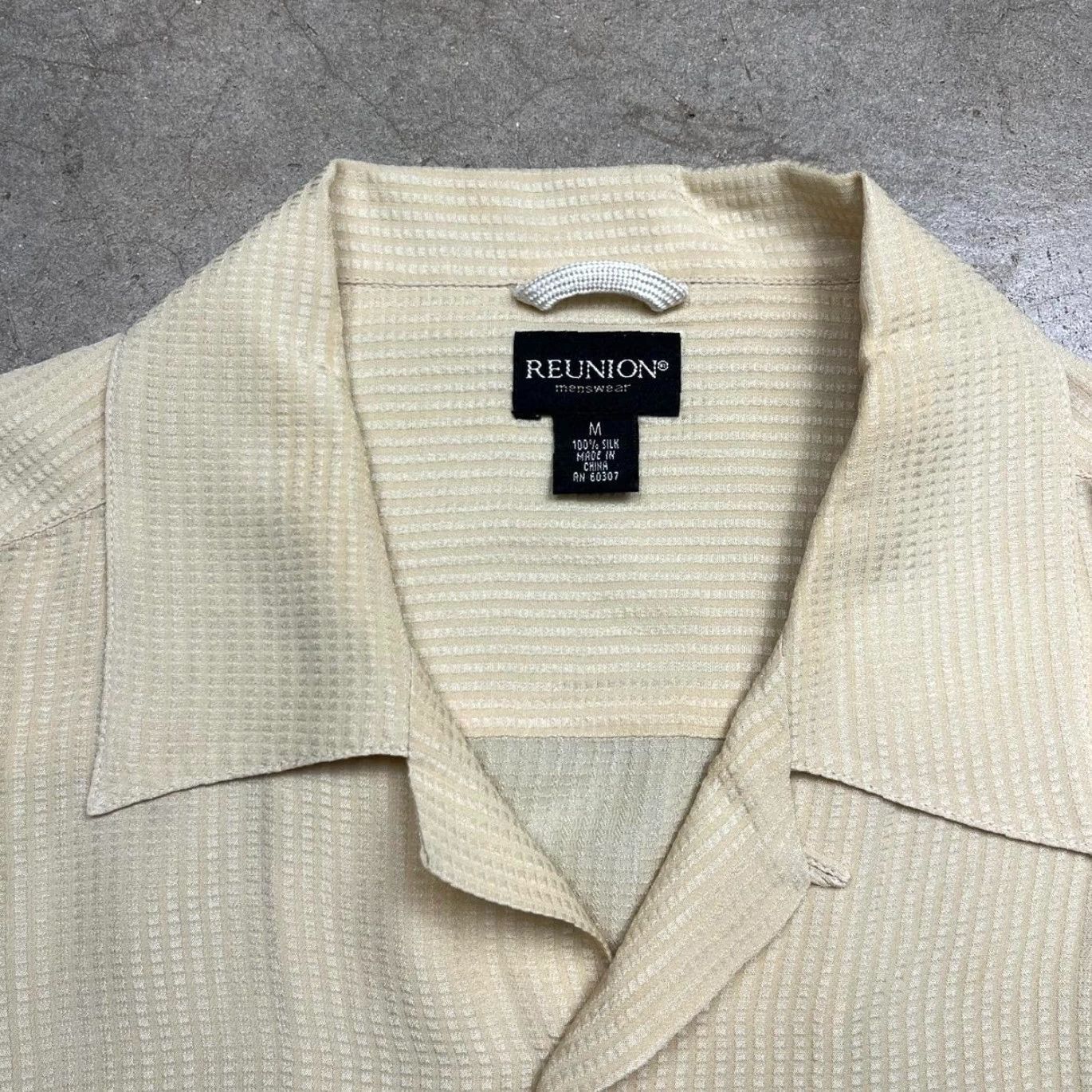 Vintage VINTAGE Reunion Silk Camp Collar Short Sleeve Button-Up Shirt M Beige Mens 100% Silk Likely Cream Medium Size US M / EU 48-50 / 2 - 2 Thumbnail