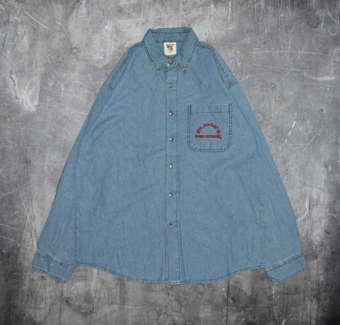 Vintage Vintage St. John's Red Storm Denim Buttondown Shirt (L) Size US L / EU 52-54 / 3 - 1 Thumbnail