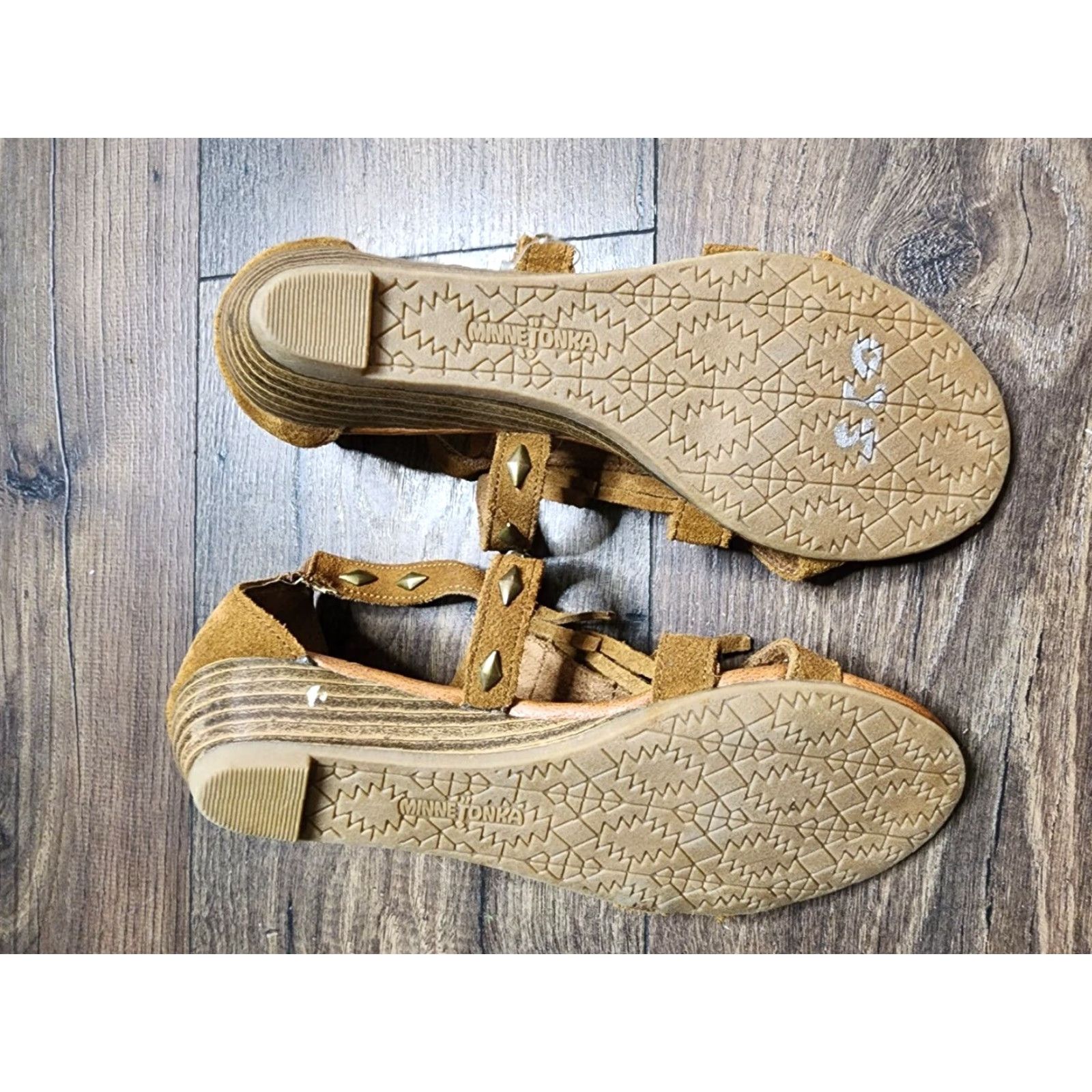 Minnetonka Minnetonka Womens Sandal Size 6 Brown Leather Fringed Low Wedge Ankle Strap Open Toe Shoes Woman Buckle Size US 6 / IT 36 - 4 Thumbnail