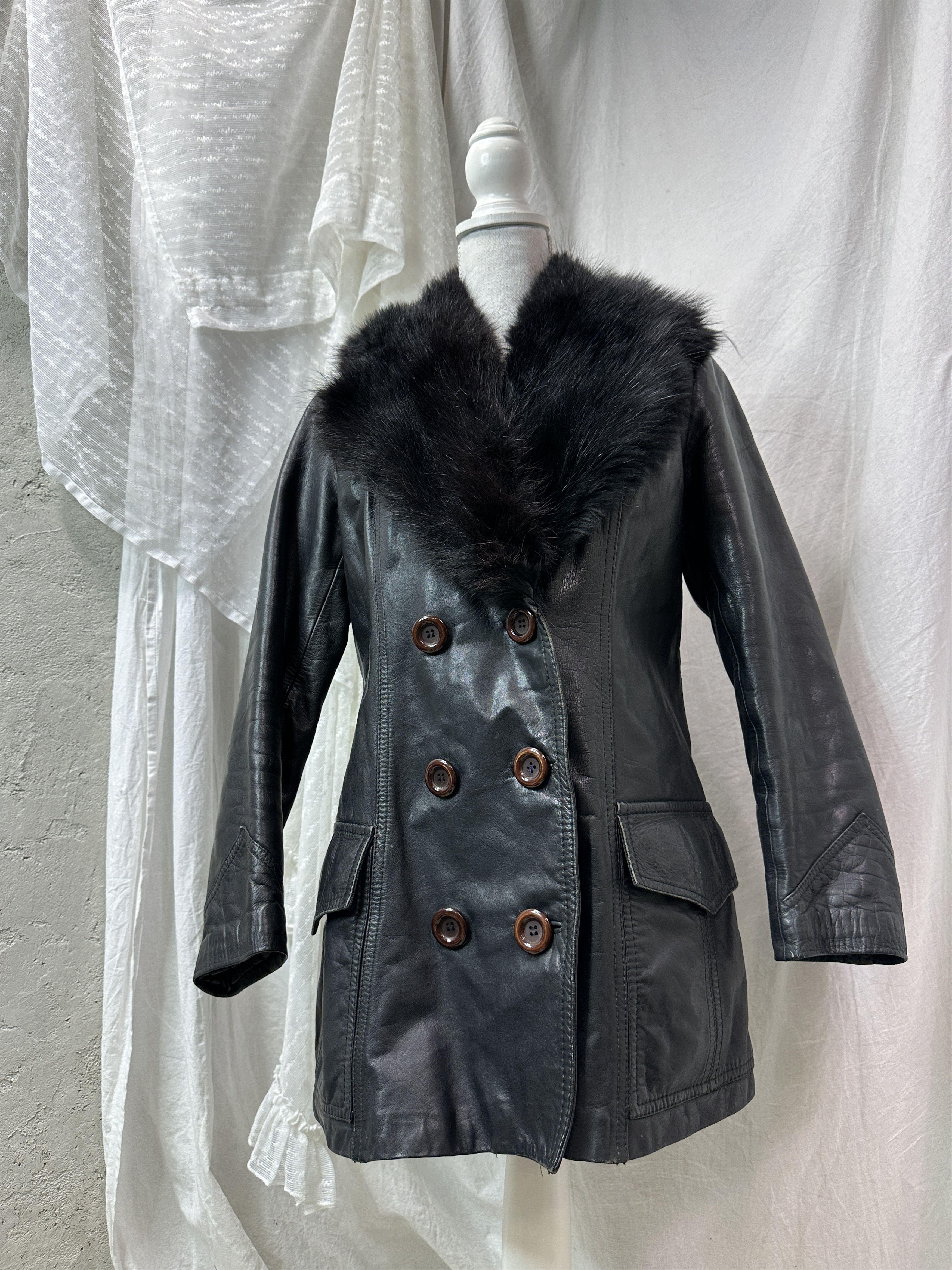 Vintage Vintage Leather Buttoned Buttoned Real Fur Collar Coat 90s Size M / US 6-8 / IT 42-44 - 1 Thumbnail