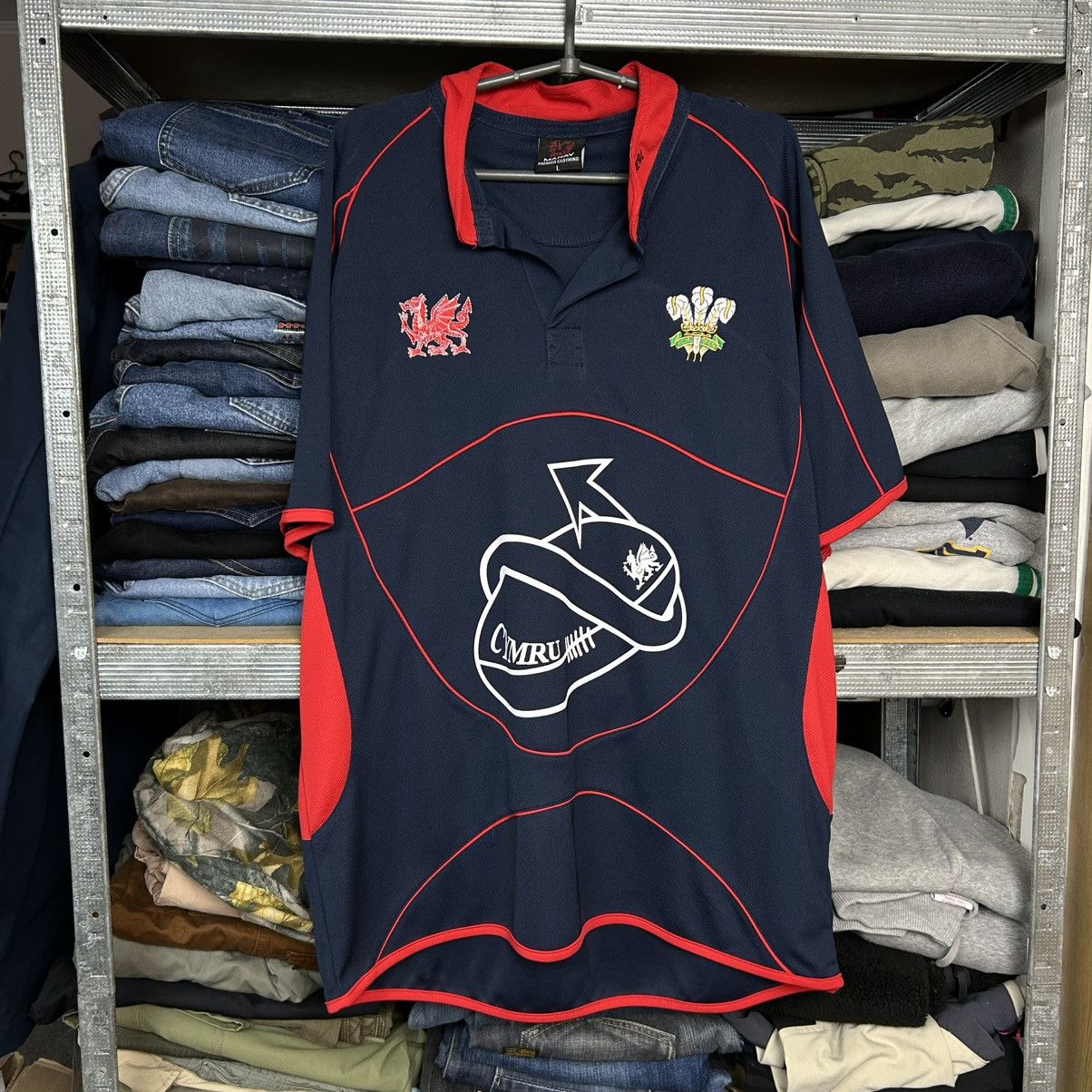 Vintage Vintage Manav Wales Rugny Big logo streetwear 2000’s jersey Size US L / EU 52-54 / 3 - 1 Thumbnail