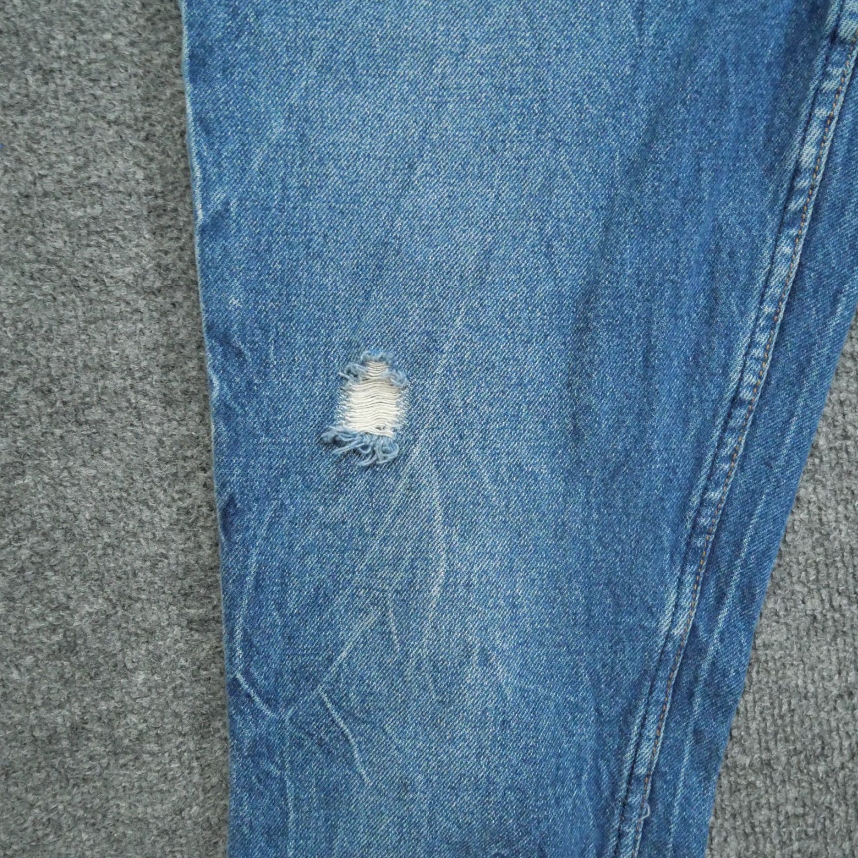 Abercrombie & Fitch Abercrombie & Fitch Jeans Womens 27 4 4R Mom High Rise Distressed Cropped Size 27" / US 4 / IT 40 - 3 Thumbnail