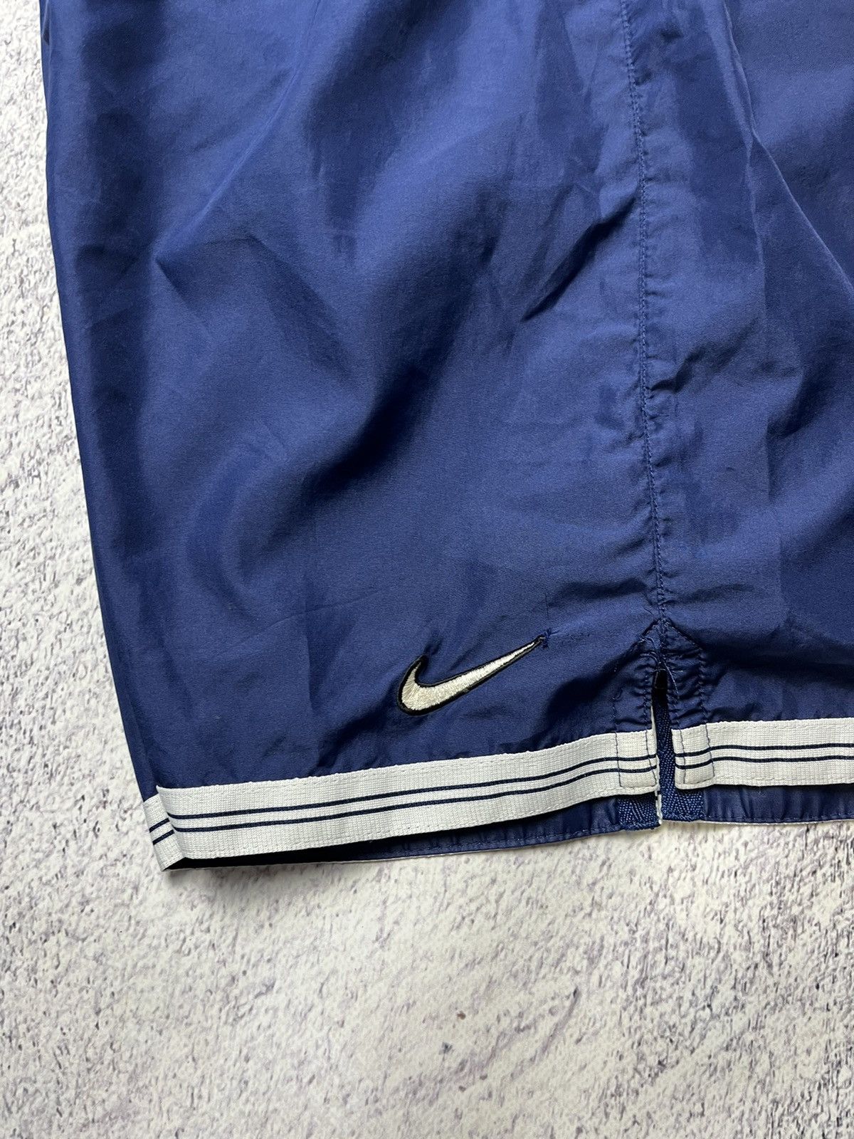 Nike Vintage Blue Nylon Shorts Nike Streetwear size XL Size US 36 / EU 52 - 8 Thumbnail