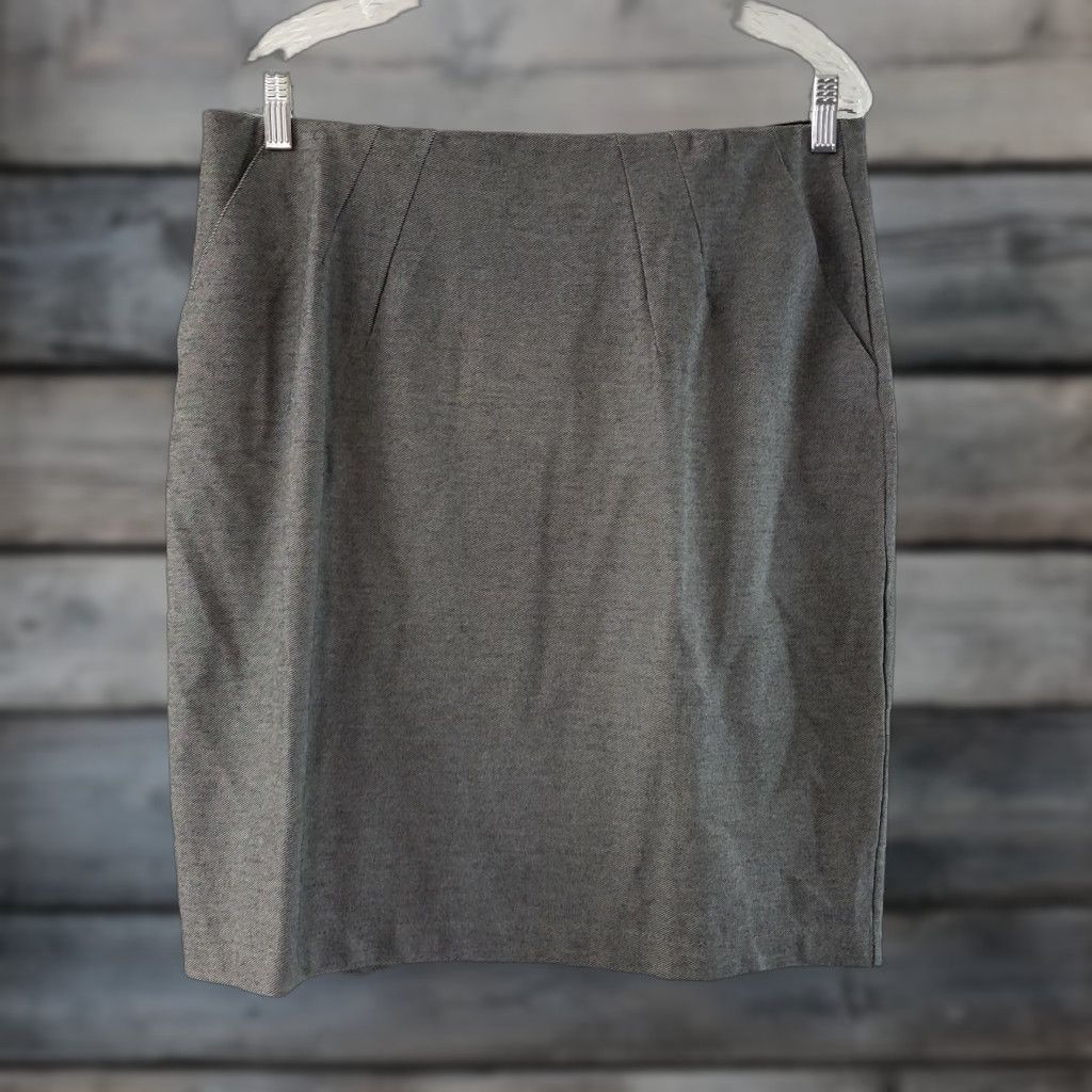 Lands' End Lands' End Outfitters Womens Pencil Skirt Sz 12 Solid Gray Pockets Elastic Waist Knee Length Sunglasses Size 34" / US 12 / IT 48 - 1 Thumbnail
