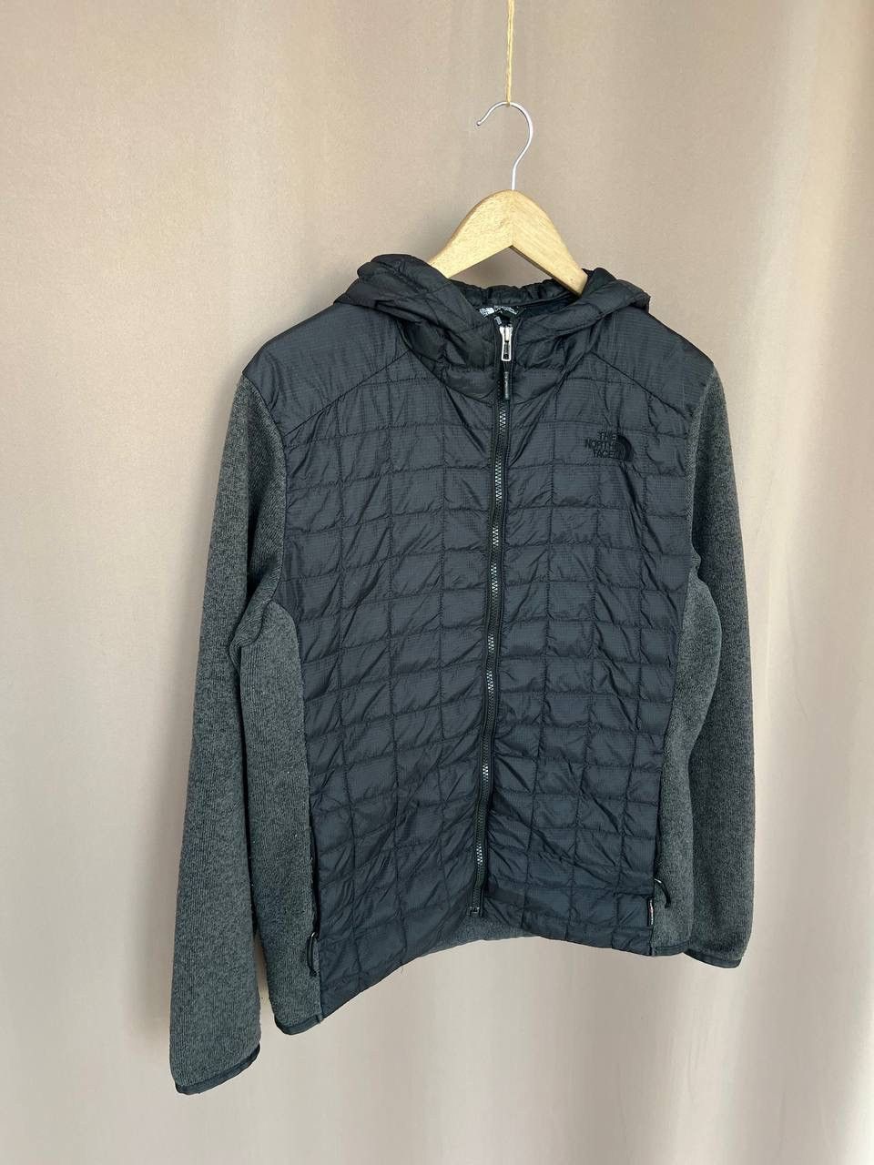 The North Face The North Face Dark Grey Thermoball Jacket Hybrid Size M/L Size US L / EU 52-54 / 3 - 5 Thumbnail