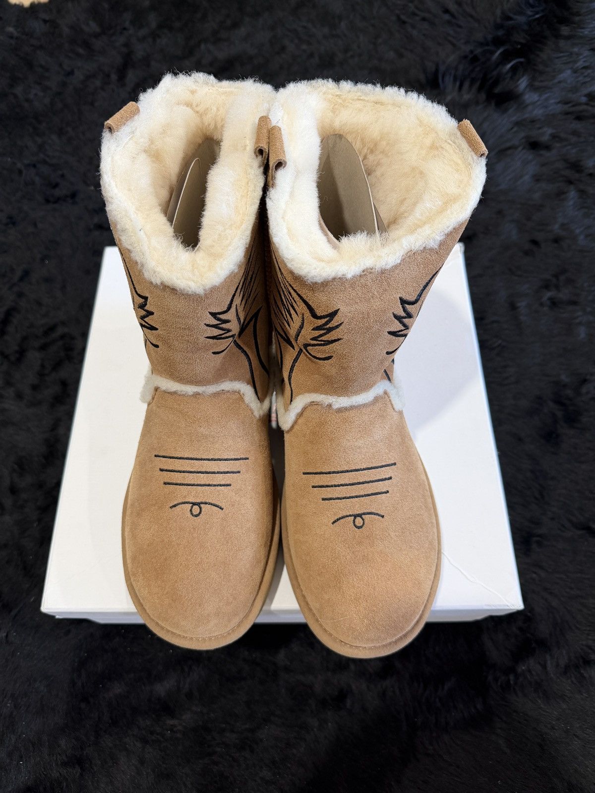1199 BAZO 1199 v2 UGGS 2ND ANNIVERSARY COWBOY Size US 9.5 / EU 42-43 - 4 Thumbnail