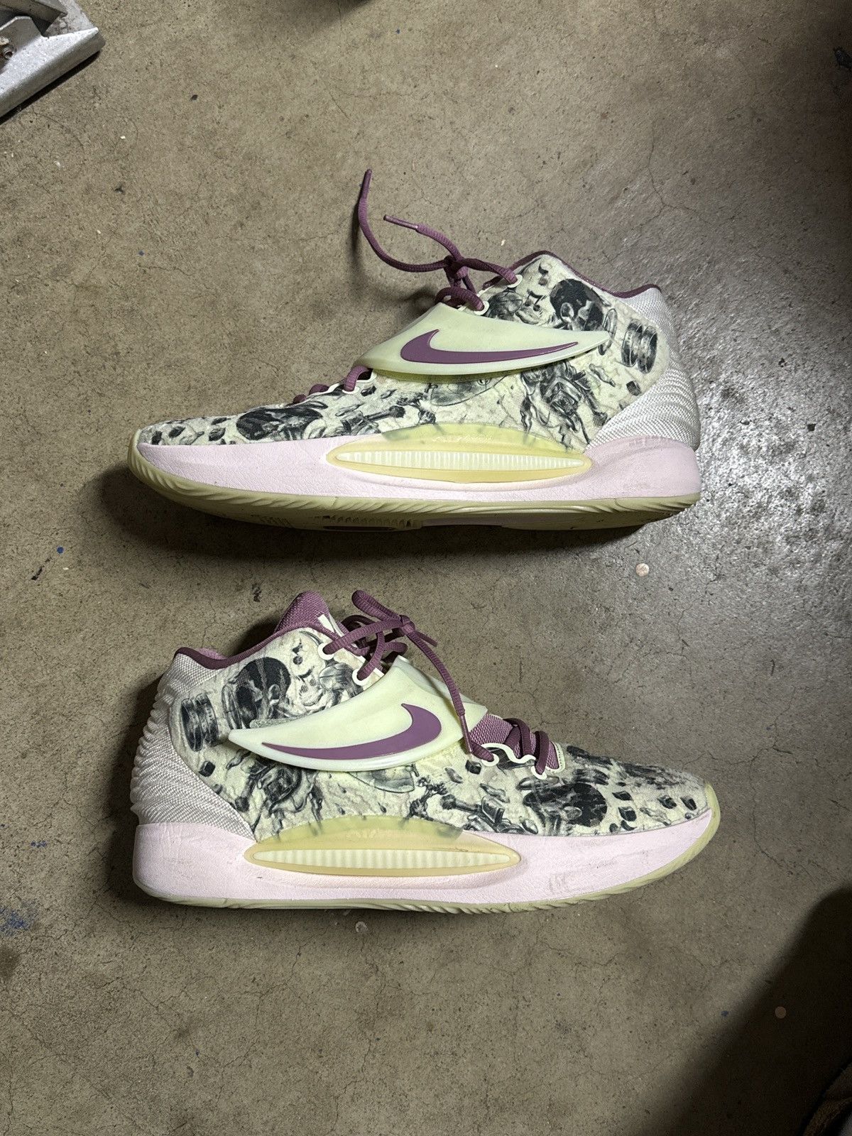 Nike KD14 Surrealism Size US 13 / EU 46 - 1 Thumbnail