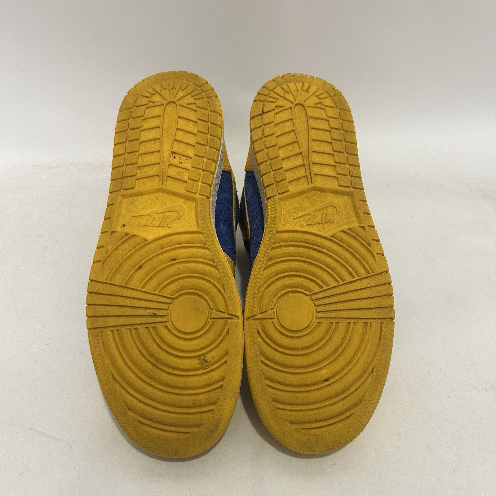 Nike Nike Air Jordan Retro 1 High OG GS “Yellow Laney Blue” 2013 Size US 8.5 / IT 38.5 - 7 Thumbnail