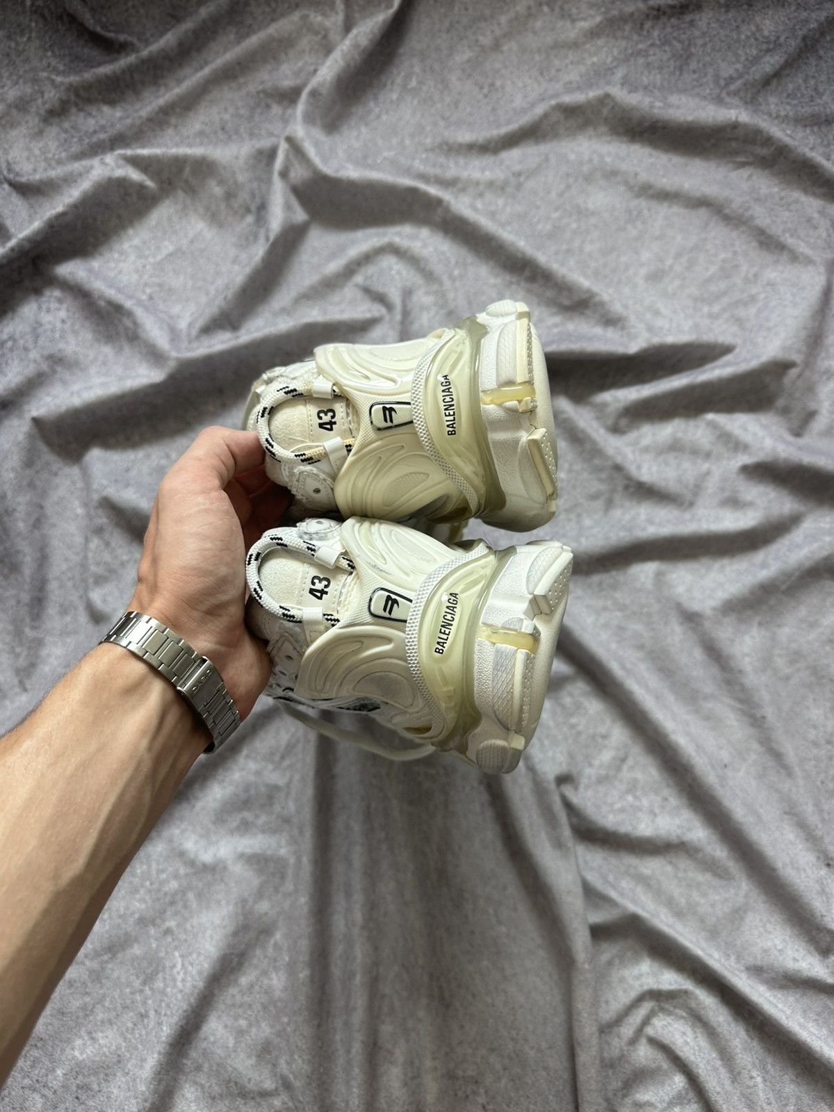 Balenciaga Balenciaga Runner Leathe Free White Sneakers Shoes Size US 10 / EU 43 - 15 Thumbnail