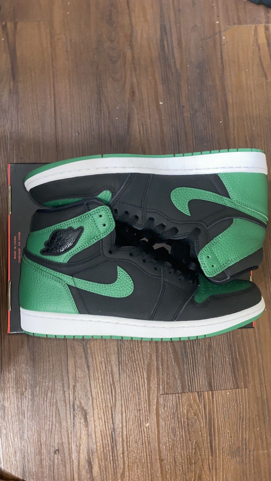 Jordan Brand Air Jordan 1 Retro High OG 2020 Pine Green Size US 11 / EU 44 - 2 Thumbnail