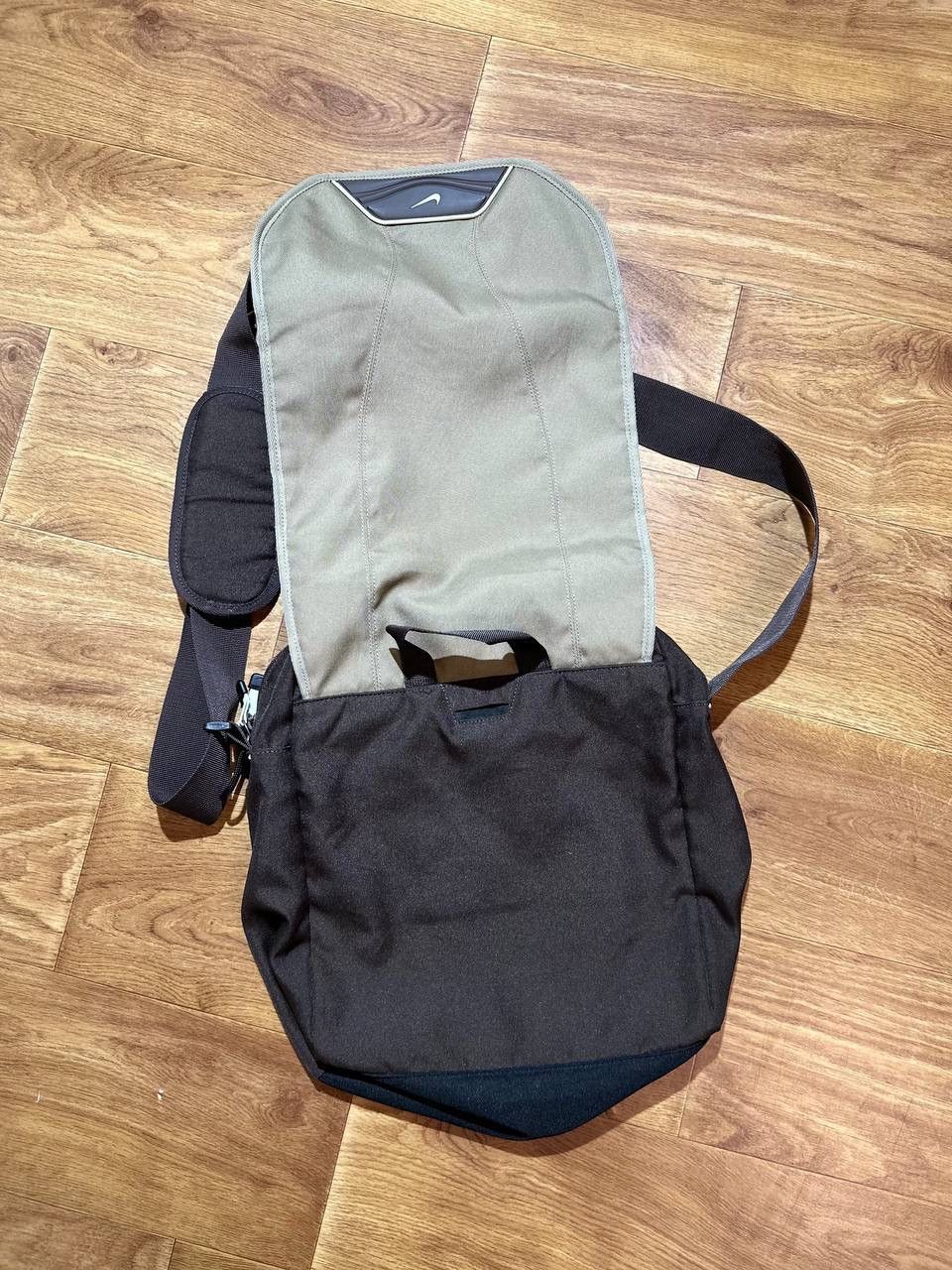 Nike × Vintage Vintage Messenger Nike 90S Shoulder Bag Y2K Style Size ONE SIZE - 2 Thumbnail