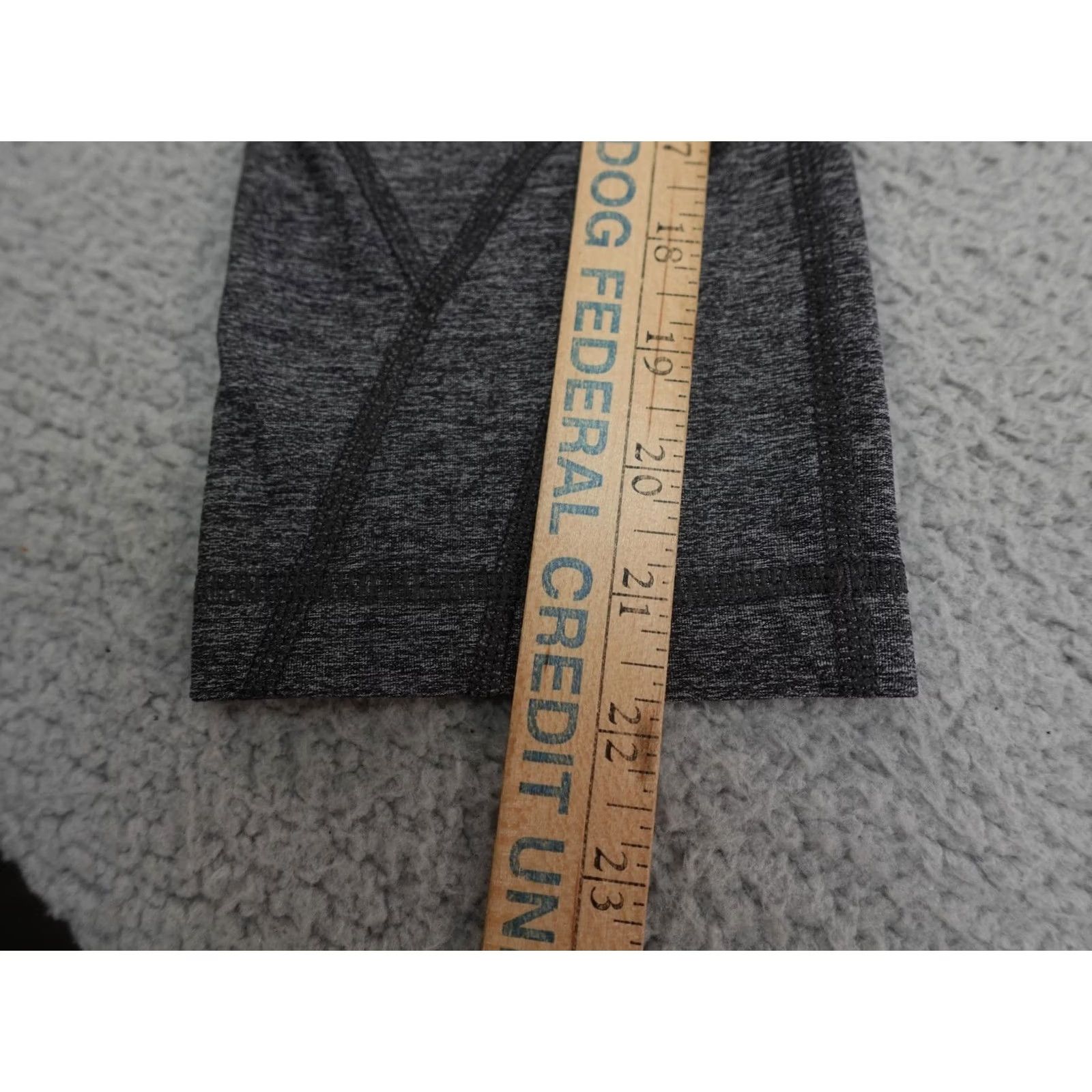 Lululemon Lululemon Pants Womens 6 Gray Crop Leggings Polka Dot Waist Back Zip Pocket Capri Yoga Running Gym & Training Womens 6 Gray Size 28" / US 6 / IT 42 - 7 Thumbnail