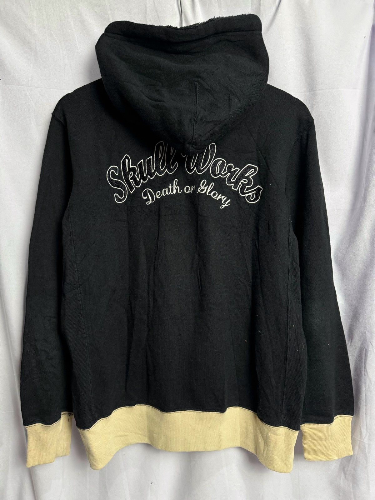 Japanese Brand Velvet Hoodie Skulls Bones life is a party Size US M / EU 48-50 / 2 - 3 Thumbnail