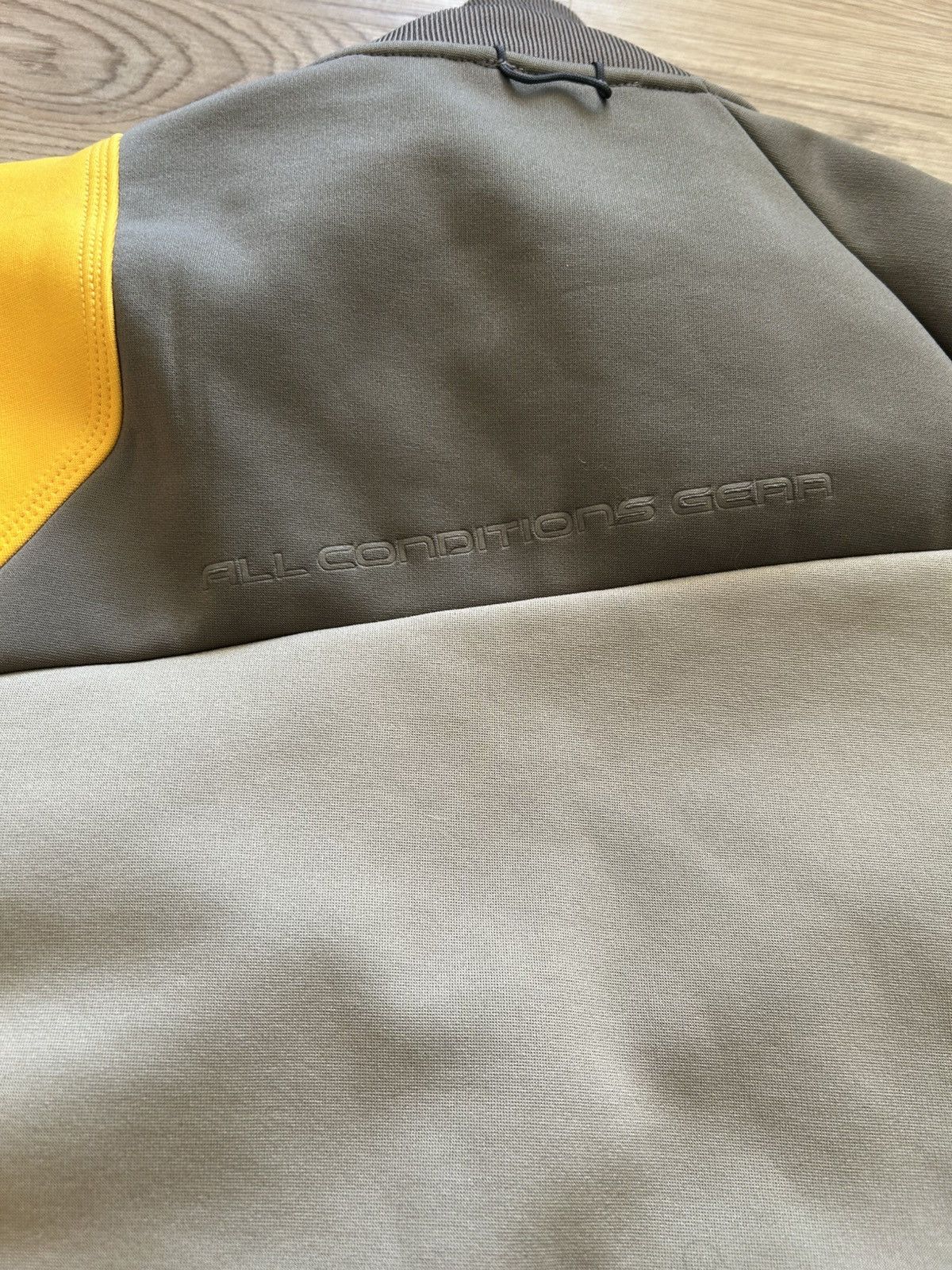 Nike ACG Rare! Nike ACG Track Jacket Fleece Lining vintage Size US L / EU 52-54 / 3 - 11 Thumbnail