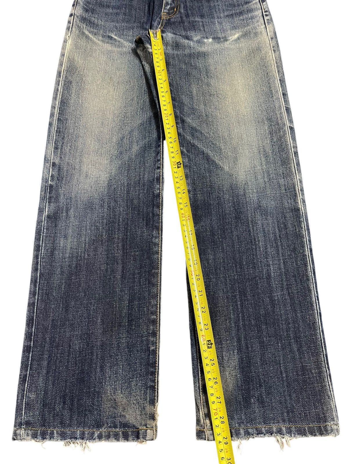 Uniqlo Vintage Japanese Uniqlo Blue Faded Wash Baggy Jeans Size US 28 / EU 44 - 13 Thumbnail