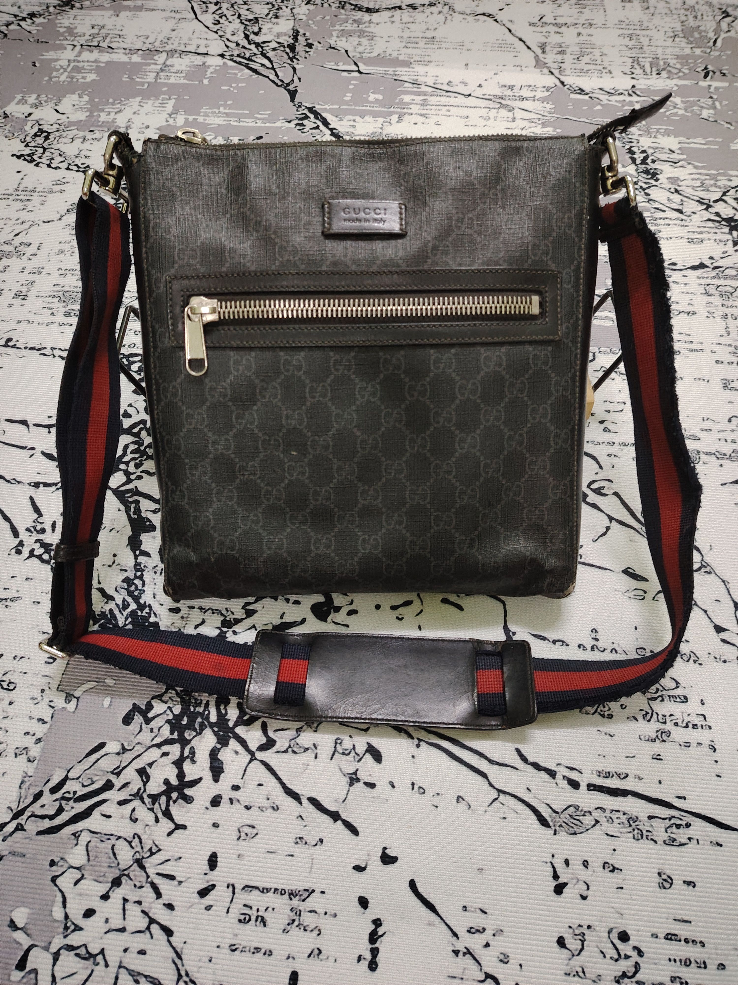 Gucci GUCCI DISTRESSED BAG MESSENGER MONOGRAM SUPREME GG Size ONE SIZE - 1 Thumbnail