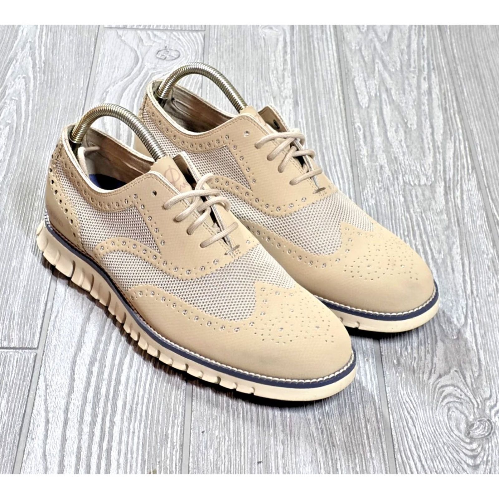 Cole Haan Cole Haan Zerogrand 8 Mens No Stitch Closed Wingtip Oxford Barley Beige Ivory Leather Wingtip Casual Shoe 8 Mens Beige Cole Haan Zerogrand 8 Size US 8 / EU 41 - 3 Thumbnail
