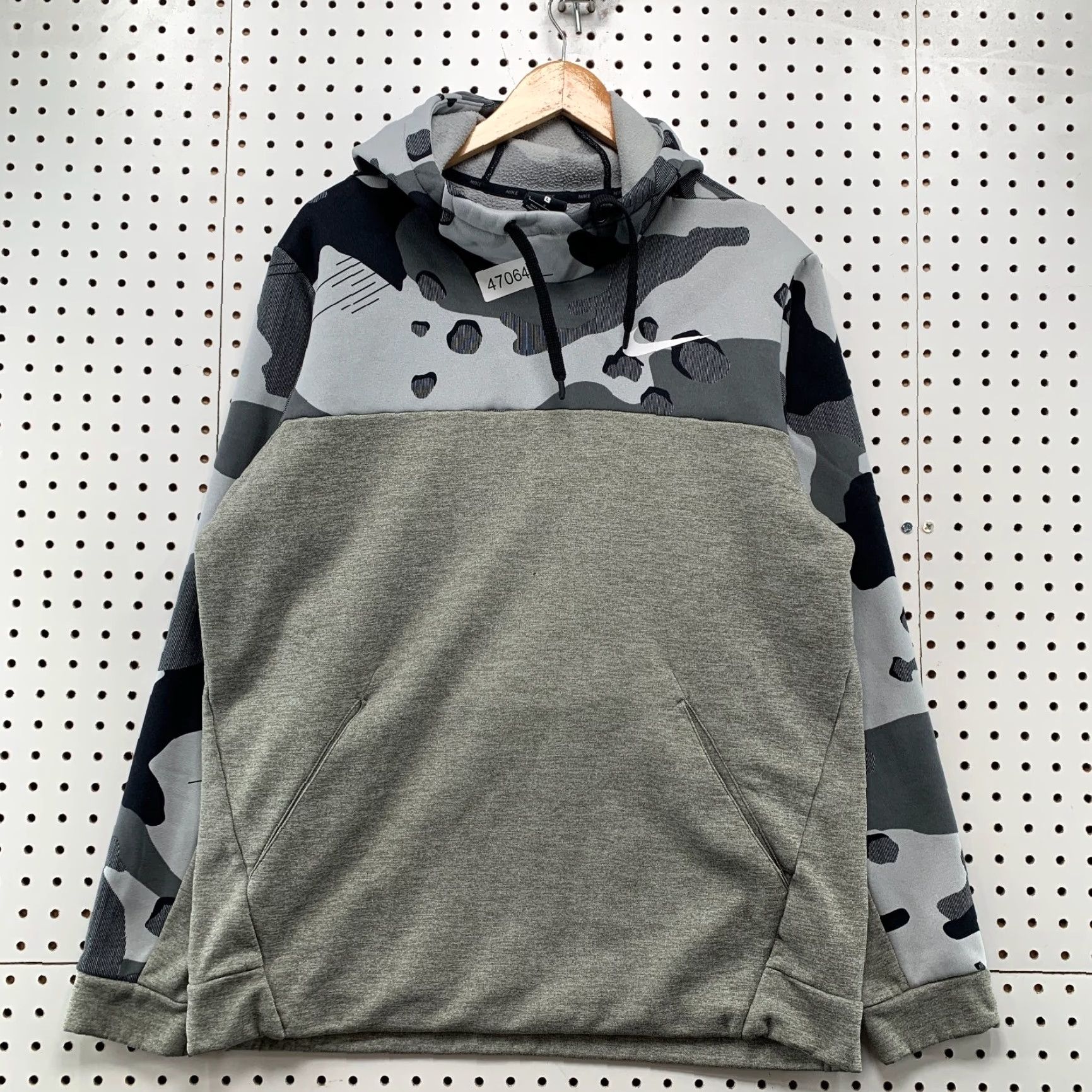 Nike Nike Camo Hoodie Sweatshirt Mens Large Gray Dri-Fit Camo Fleece Pullover Size US L / EU 52-54 / 3 - 2 Thumbnail