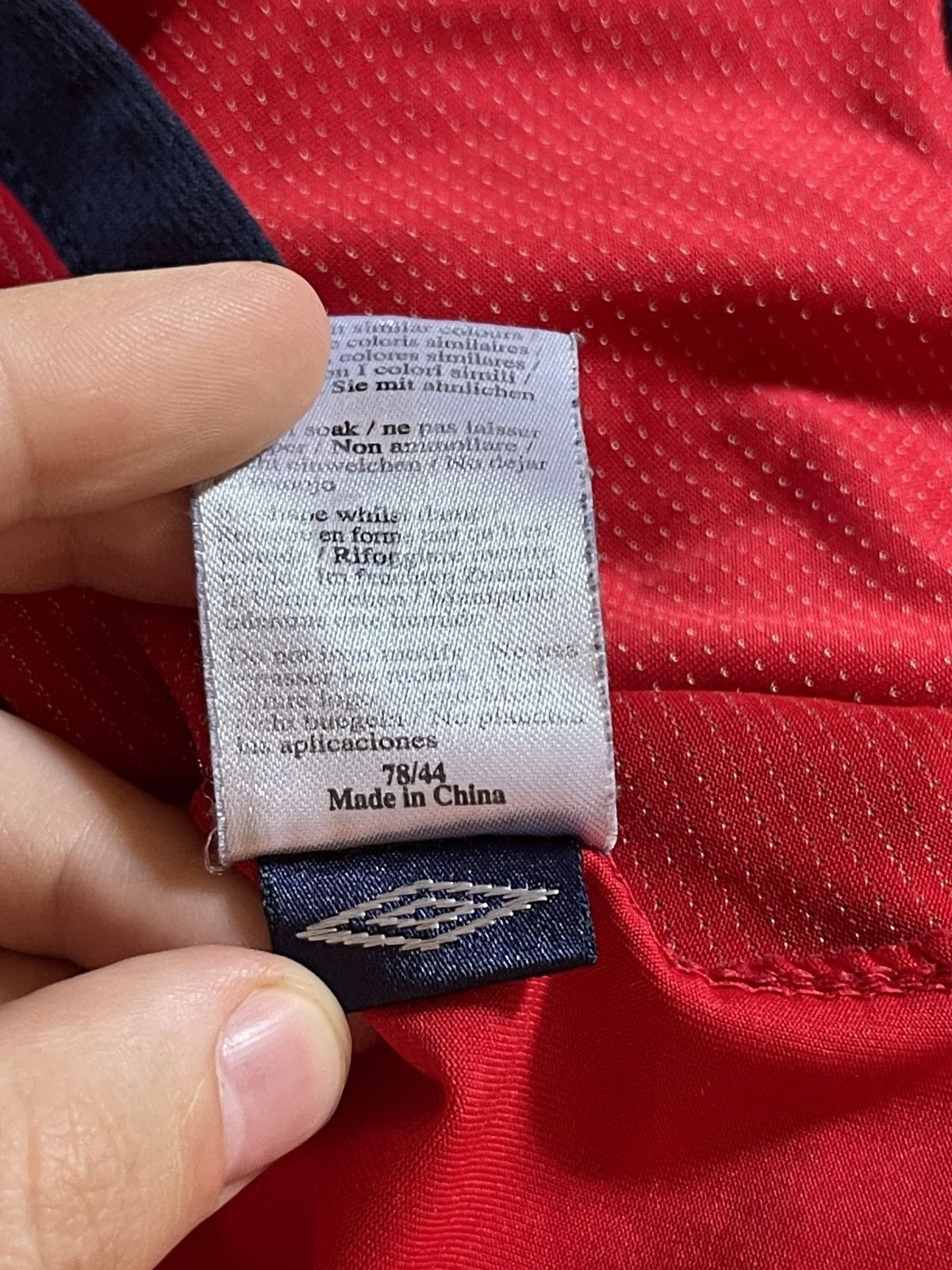 Umbro 2004 Umbro England #7 Backham vintage soccer jersey Size US M / EU 48-50 / 2 - 15 Thumbnail