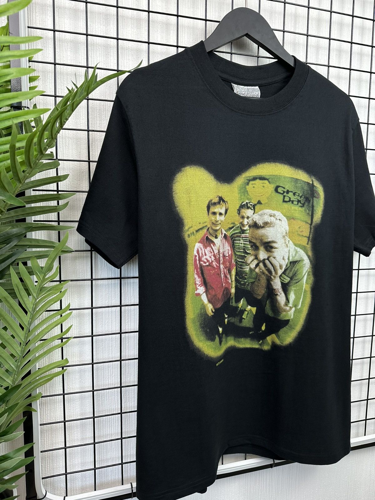 Band Tees Green Day “Insomniac” Tour T shirt Men L black rare Size US L / EU 52-54 / 3 - 3 Thumbnail