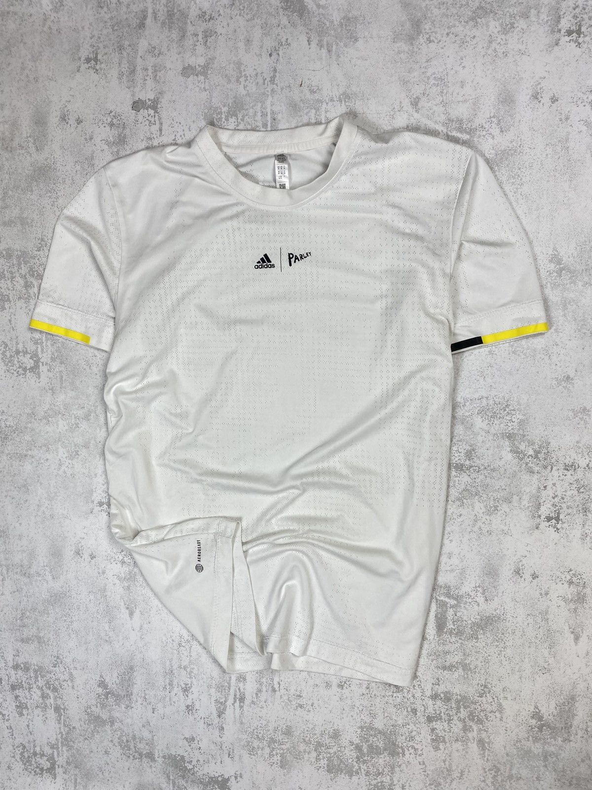 Adidas Adidas Parley Run For The Oceans Performance Shirt Size US XL / EU 56 / 4 - 1 Thumbnail
