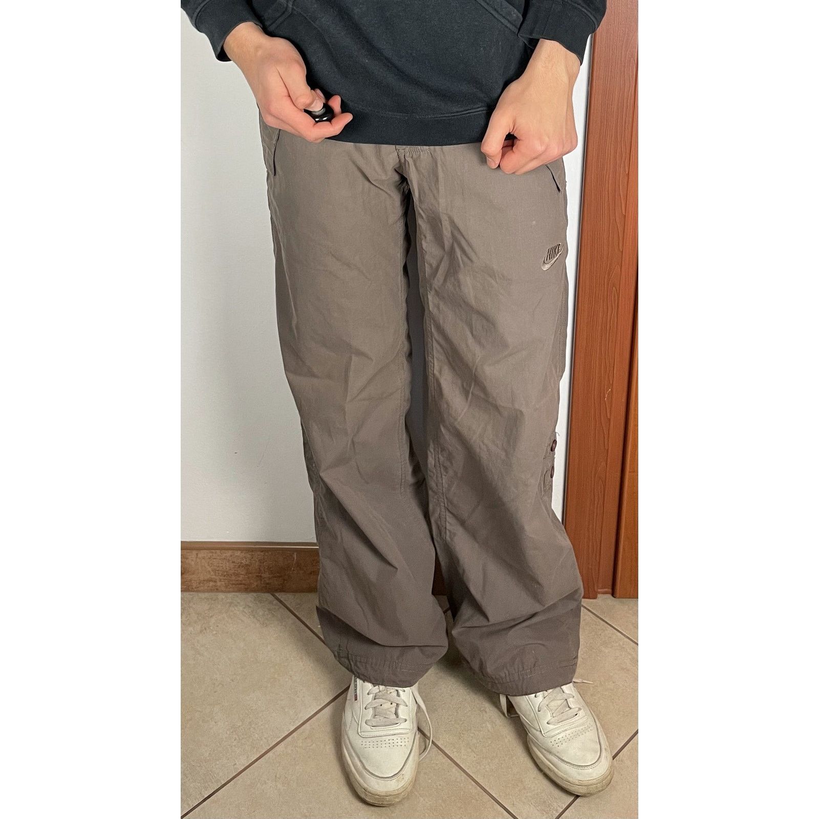 Nike Nike Sportswear Women's Brown Relaxed Roll Tab Pants 6 Size 30" / US 8 / IT 44 - 2 Thumbnail