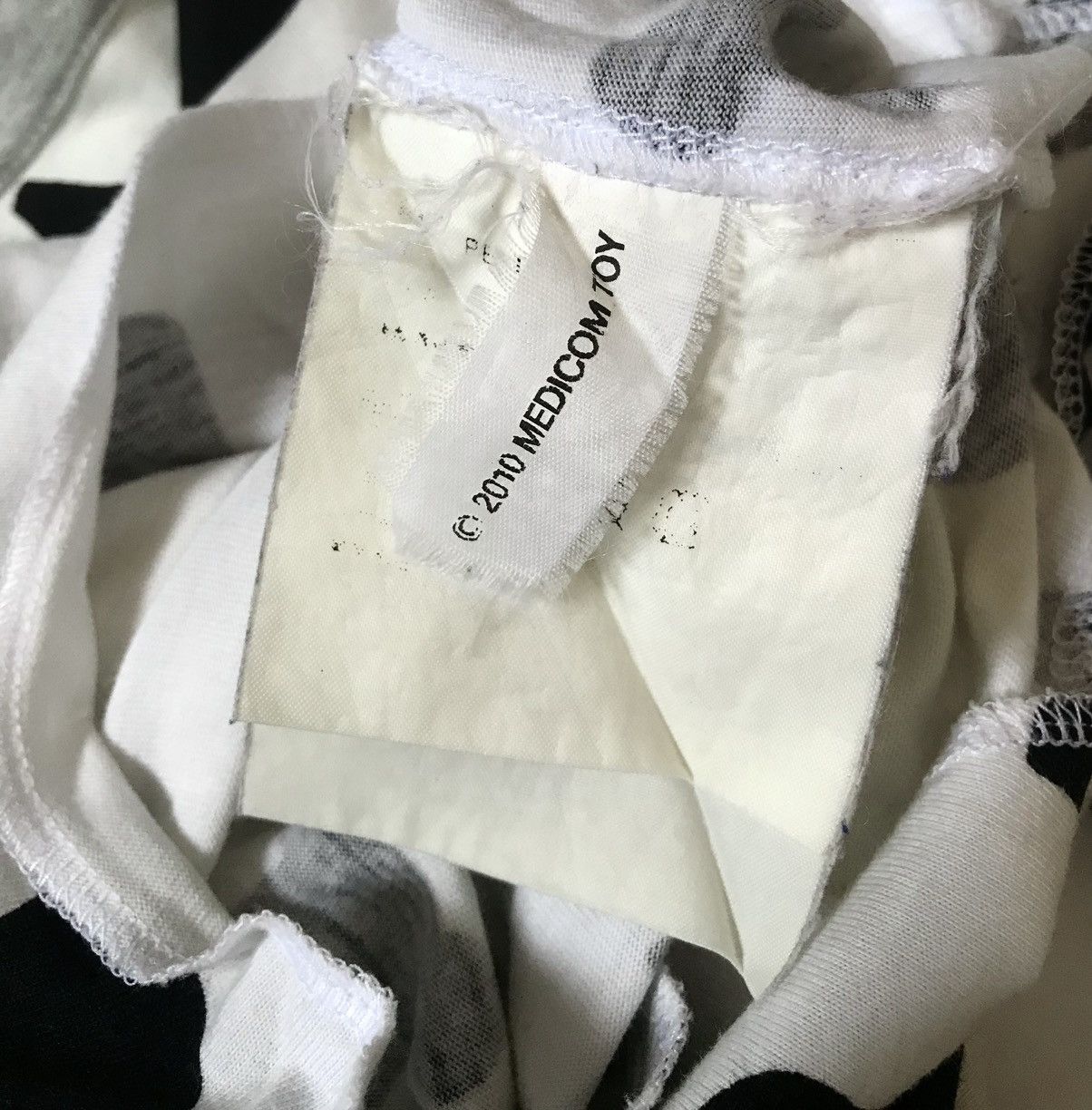 Comme des Garcons Cdg homme plus x medicom AD2010 printed longsleeve Size US S / EU 44-46 / 1 - 5 Thumbnail