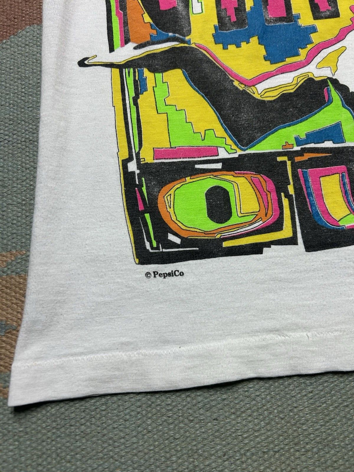 Vintage Vtg 80s t shirt Pepsi chill out neon soda drink snack surf M Size US M / EU 48-50 / 2 - 3 Thumbnail