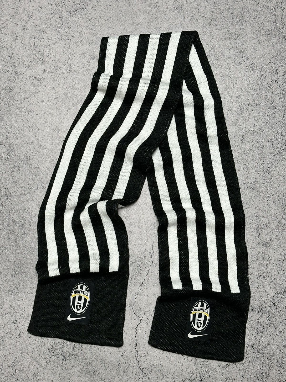 Nike Vintage Nike Juventus Football Scarf Soccer Size ONE SIZE - 2 Thumbnail