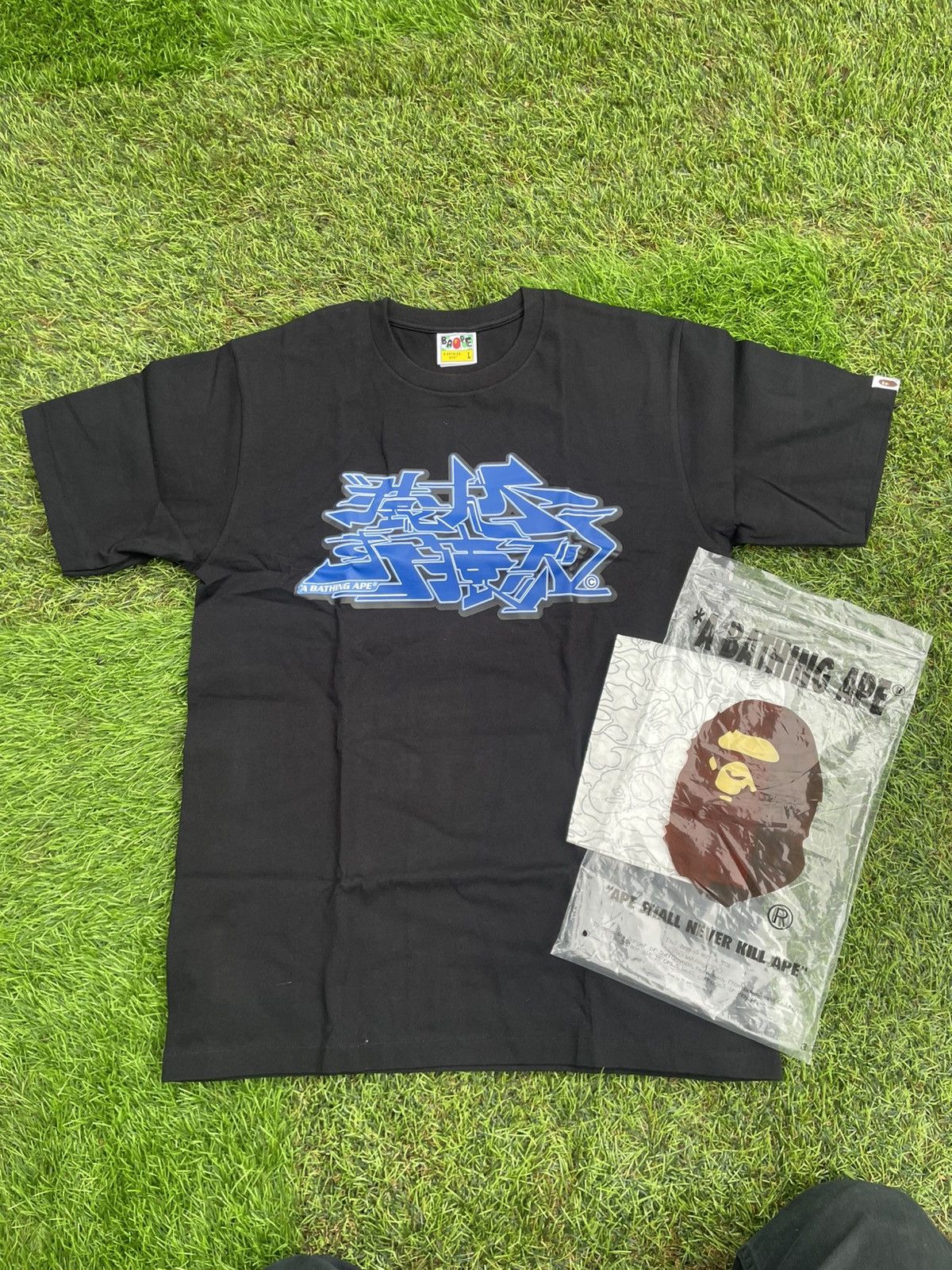 Bape BAPE Aska Kanji Graffiti Logo Tee Size US L / EU 52-54 / 3 - 1 Thumbnail