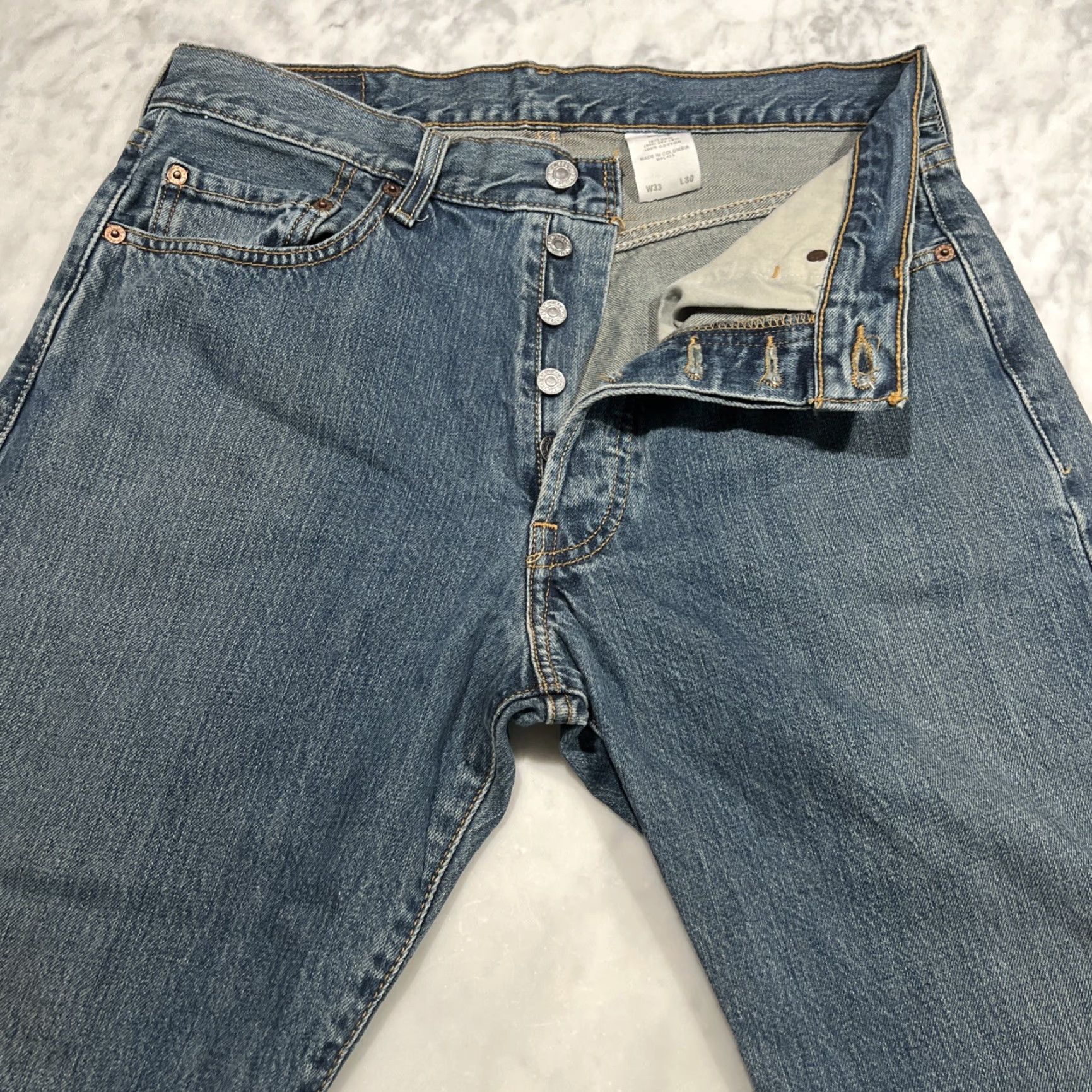 Levi's VINTAGE Levi’s 501 Jeans Button Fly 33x30 Men Blue Cotton Denim 90s Grunge Columbia Size US 33 - 2 Thumbnail