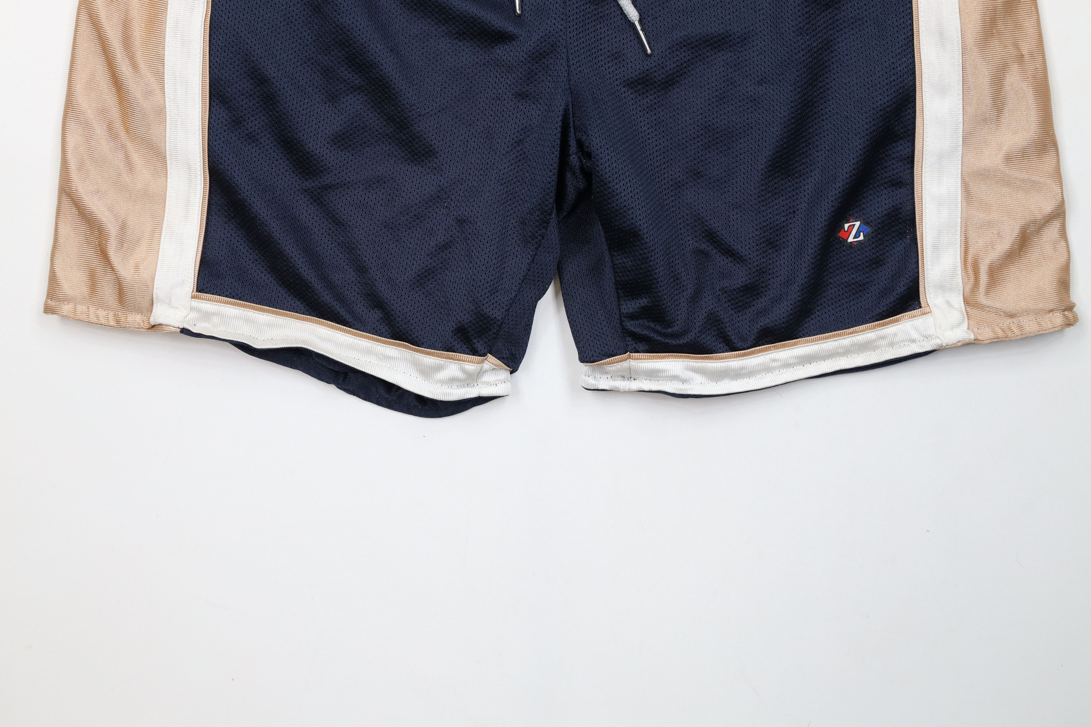 Vintage Vintage 90s Streetwear Reversible Above Knee Gym Shorts Size US 34 / EU 50 - 4 Thumbnail