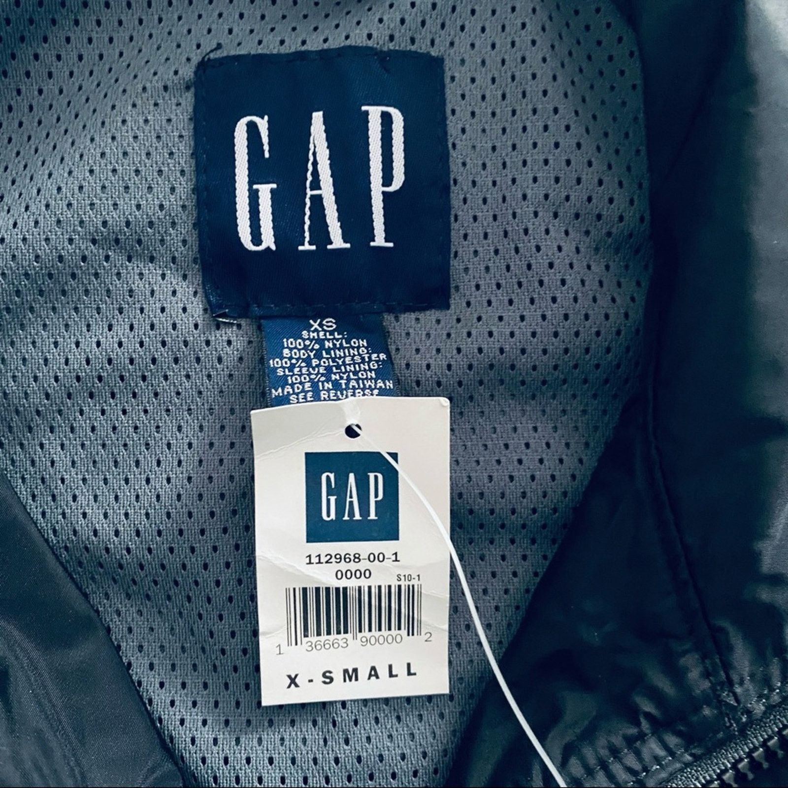 Gap Gap black windbreaker size XS NWT Size US XS / EU 42 / 0 - 4 Thumbnail