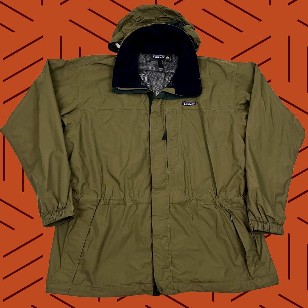 Patagonia Patagonia Jacket Mens L Green Nylon Windbreaker Hooded Stowaway Zip Pockets 83813 Size US L / EU 52-54 / 3 - 1 Thumbnail