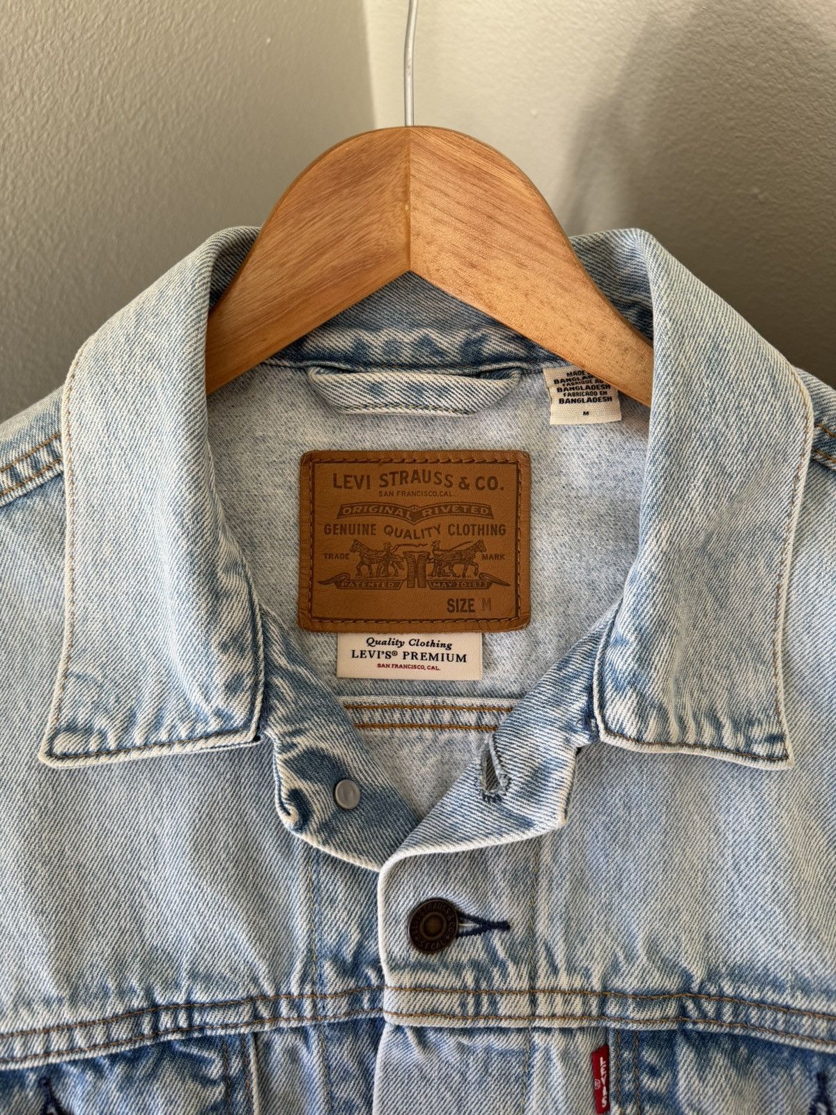 Levi's Type III Trucker Jacket Lightwash Size US M / EU 48-50 / 2 - 3 Thumbnail