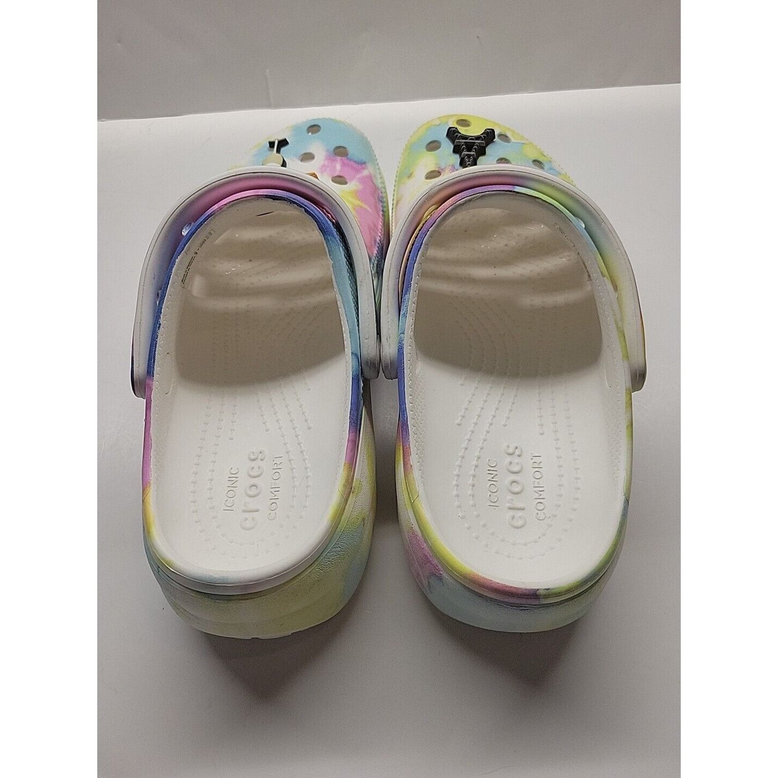 Crocs Crocs Classic Iconic Comfort Tie Dye Clogs Sz 7 Paris Charms Size US 7 / IT 37 - 10 Thumbnail
