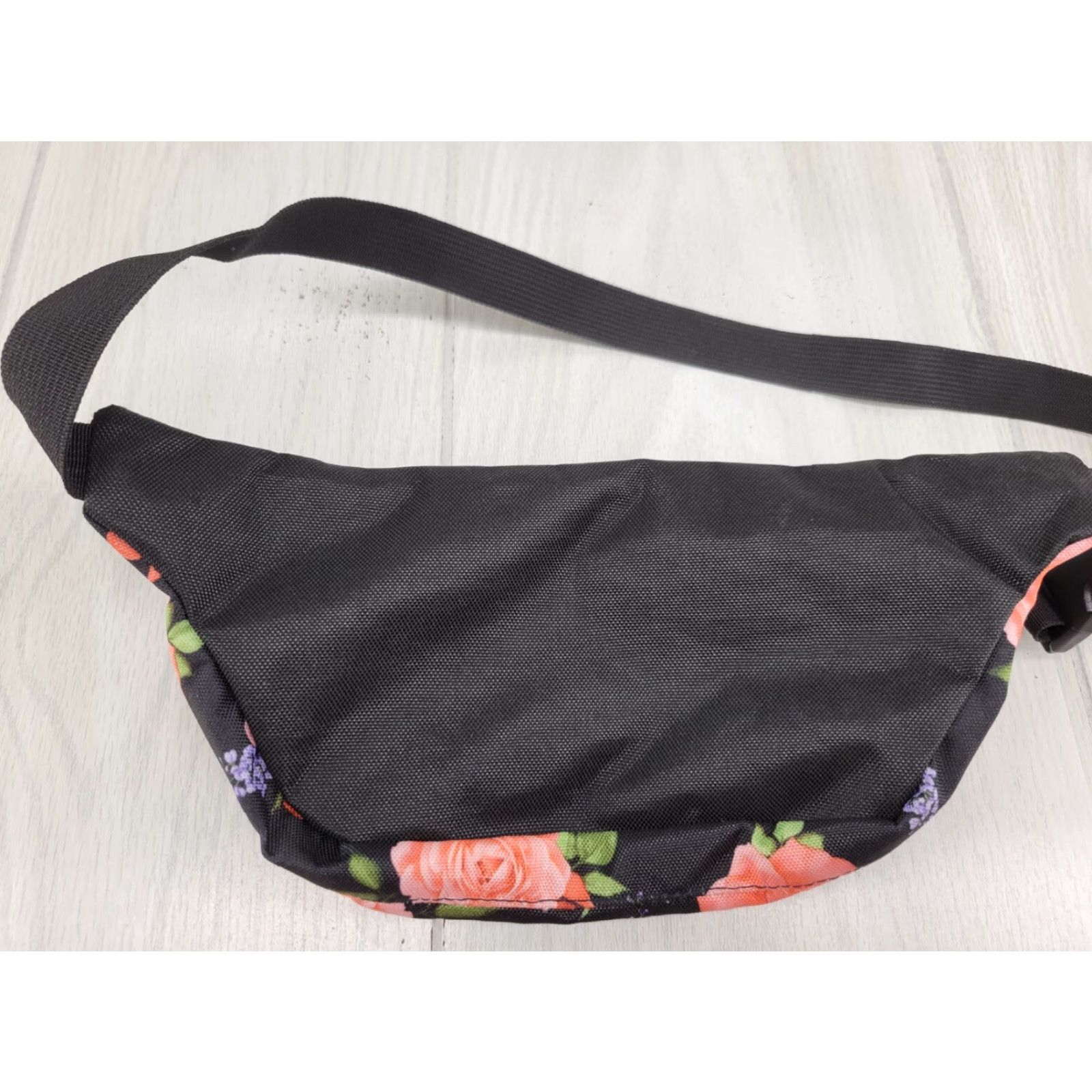 Jansport VINTAGE Jansport Waist Pack Fanny Pack Women Black Floral Rose Pattern Medium Double Zip Pockets Boys? Size ONE SIZE - 6 Thumbnail
