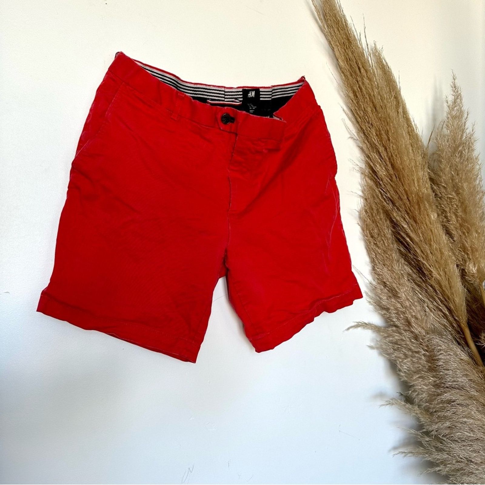 H&M MENS H&M Bright Red Flat Front Casual Preppy Chino Shorts Size US 34 / EU 50 - 2 Thumbnail
